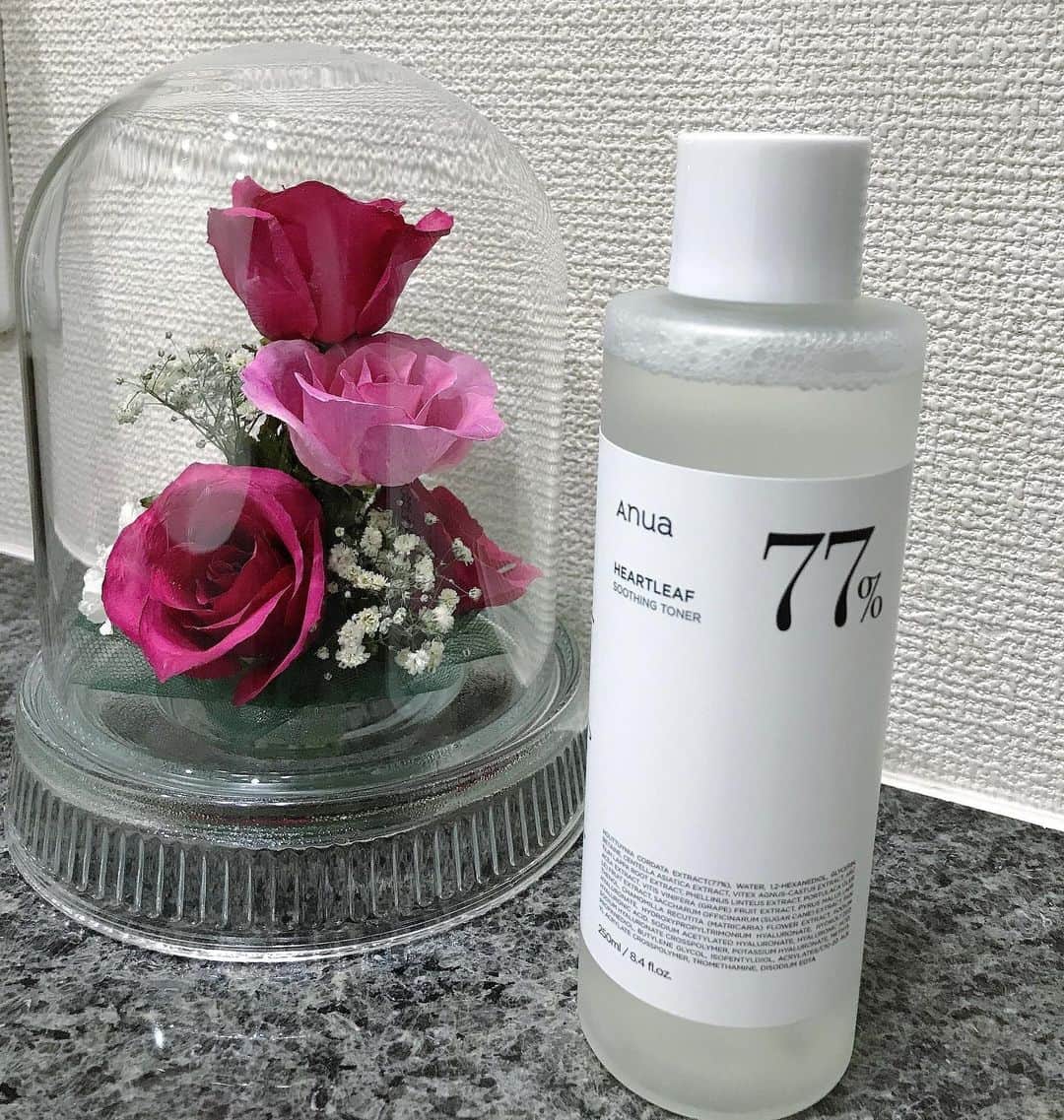 葵さんのインスタグラム写真 - (葵Instagram)「ドクダミ77% スージングトナー250mlを使い始めてみたよ！ @anua.jp @anua_japan_review   特徴としまして、 ①WWD化粧水部門1位、Qoo10化粧水部門1位、オリーブヤング化粧水部門1位を獲得！ ②累計販売個数200万本を突破！Anuaのベストセラー商品です。 ③肌を健やかに整えるドクダミエキスを77%配合！ ④パッチテストを完了しました低刺激な化粧水です。  テクスチャーは軽やかなとろみで、肌につけやすいです。 敏感肌ですが、刺激が少なく朝晩使ってるよ！  Qoo10や楽天市場、Amazon、店舗でも購入できるから ぜひおすすめだよ！  #PR#アヌア#anua#スキンケア#韓国スキンケア#ドクダミ77%スージングトナー#ドクダミ化粧水#ベスコス#Qoo10メガ割#韓国コスメ」5月26日 17時09分 - dolphin_coconut