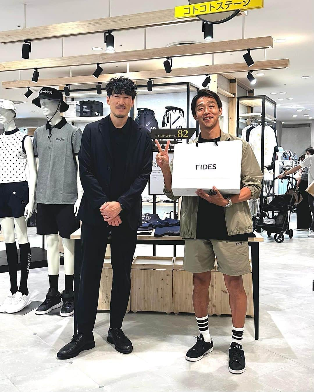 小林久晃さんのインスタグラム写真 - (小林久晃Instagram)「阪急うめだ本店POP UPイベント3日目。連日たくさんのご来店ありがとうございます。 今日はセレッソの選手たちもたくさん来てくれました。みんなありがとう。日曜の試合も頑張ってください。 #セレッソ大阪 #清武弘嗣 #焦らずちゃんと怪我治して #鳥海晃司  #真木晃平 #中原輝 #鈴木徳真 #fides #fidesgolf  #hankyuumeda」5月26日 17時10分 - teruteru620