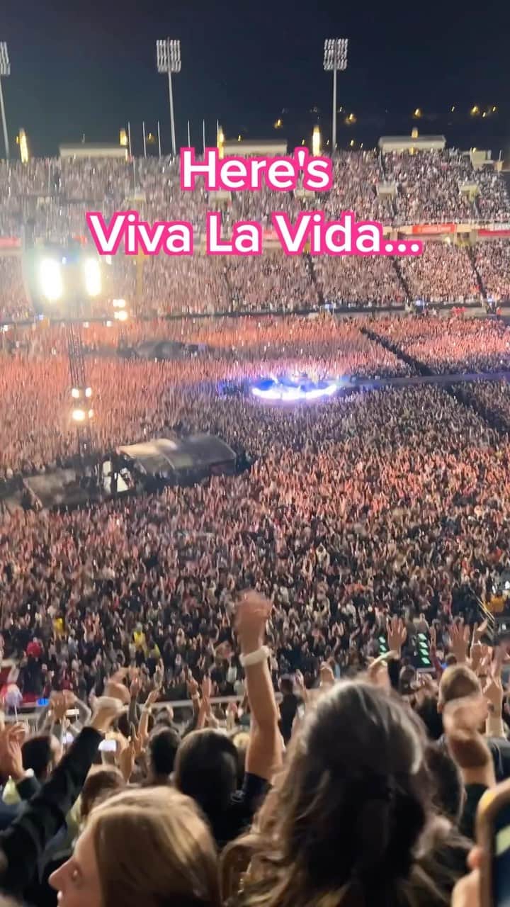 Coldplayのインスタグラム：「#vivalavida #coldplay #barcelona #musicofthespheresworldtour」