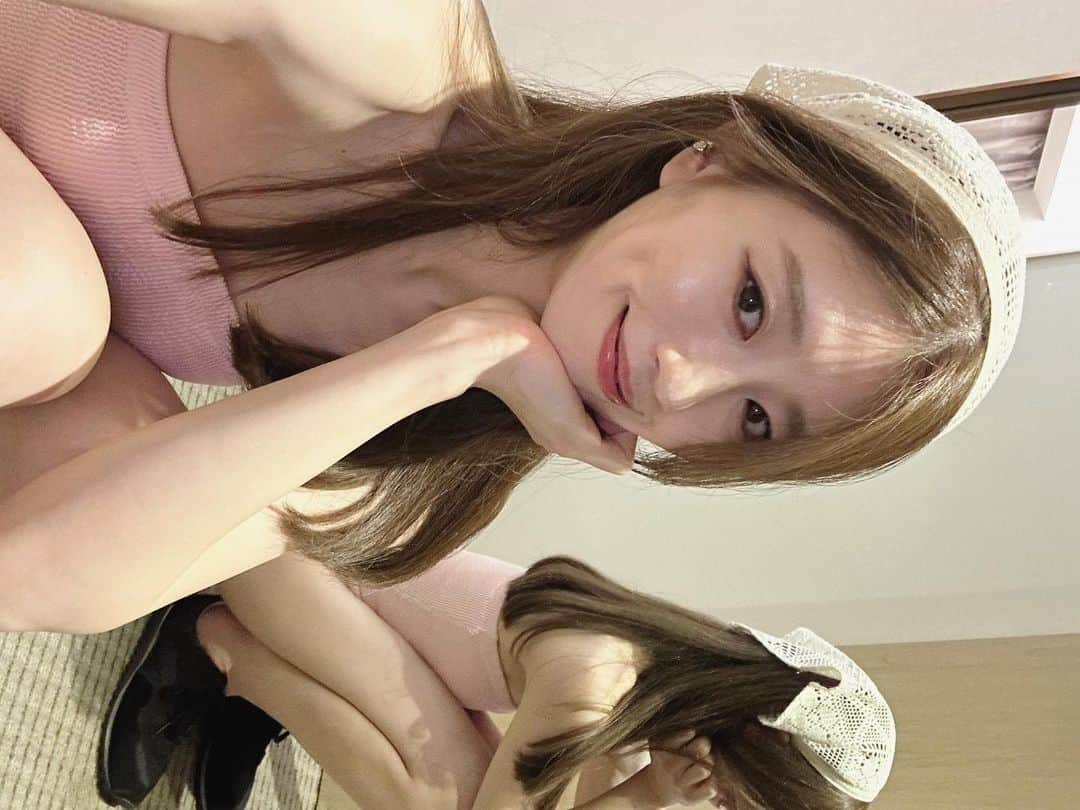 i am aiのインスタグラム：「찰칵 🫎🤳🏻 ㅤㅤㅤㅤㅤㅤㅤㅤㅤㅤㅤㅤㅤ 新しい水着を新調~ ホテルで着せ替えしてるんるんでした 🪿🎶🩵 ㅤㅤㅤㅤㅤㅤㅤㅤㅤㅤㅤㅤㅤㅤㅤㅤㅤㅤㅤㅤㅤㅤㅤㅤㅤㅤㅤㅤㅤㅤㅤㅤㅤㅤㅤㅤㅤㅤㅤ ㅤㅤㅤㅤㅤㅤㅤㅤㅤㅤㅤㅤㅤ ㅤㅤㅤㅤㅤㅤㅤㅤㅤㅤㅤㅤㅤ ㅤㅤㅤㅤㅤㅤㅤㅤㅤㅤㅤㅤㅤ#新しい相棒を手に入れた #白ずきんさん #セルフィー#水着#バンダナ#ピンクメイク#ピンクリップ#黒スニーカー#バンダナアレンジ#夏服#夏コーデ#コーディネート#shoponpon」