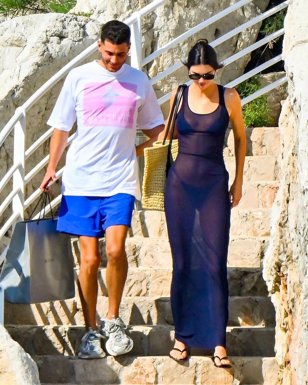 Just Jaredさんのインスタグラム写真 - (Just JaredInstagram)「Kendall Jenner wears a sheer cover-up over a bikini while stepping out with BFF Fai Khadra in the South of France. #KendallJenner #FaiKhadra Photos: Backgrid」5月27日 4時39分 - justjared