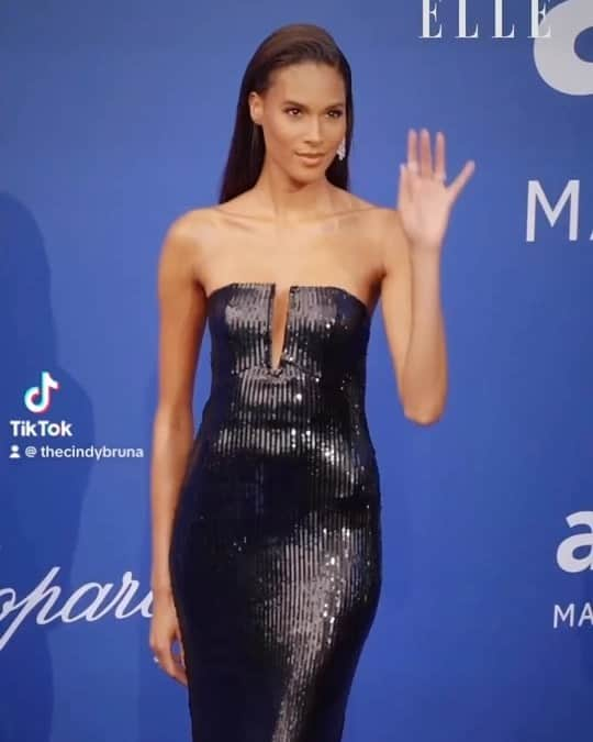 シンディ・ブルーナのインスタグラム：「Closing Cannes with an amazing evening supporting @amfar 💙  Styled by @mickaelcarpin wearing custom @davidkomalondon @chopard @fwrd @revolve  Make up by @makeupbykellymcclain  Hair by @alexandrinepiel」