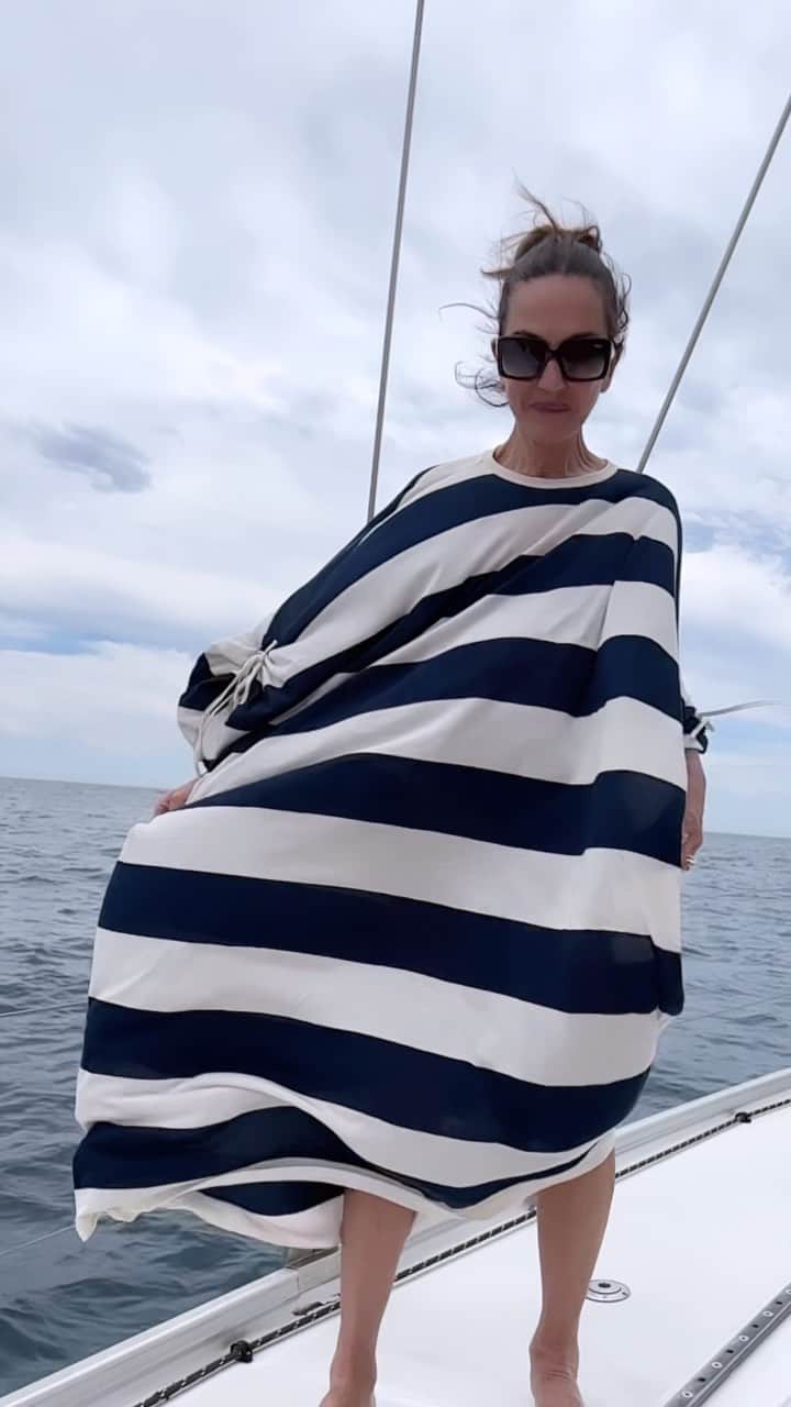 シンシア ローリーのインスタグラム：「Set Sail // Inspired by the way the wind moves through a sail & a twist on a classic nautical stripe… introducing the Chilmark Cotton Kaftee ⛵️🌊」