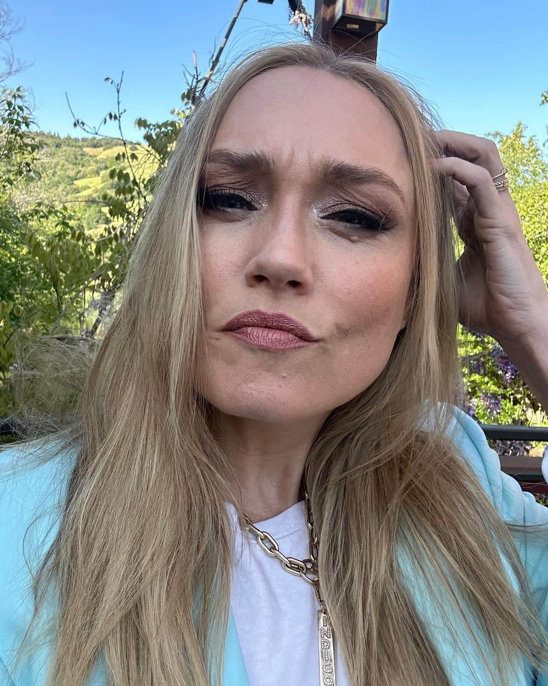 クレア・グラントのインスタグラム：「I’m doing great.」