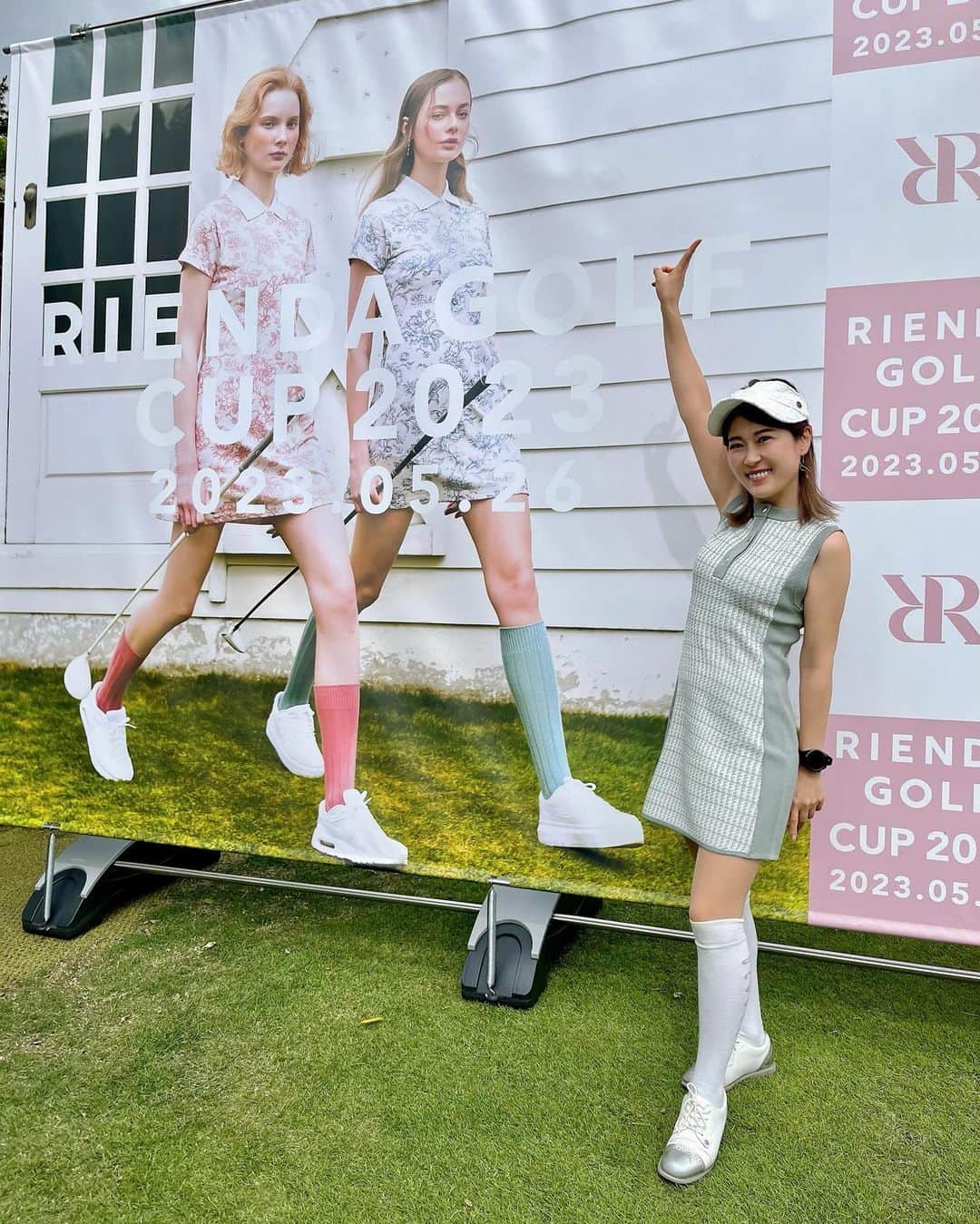 mimiのインスタグラム：「今日は素敵なコンペ💓行って来た⛳️ アパレルで有名な @rienda_official  のゴルフライン @rienda_golf  のイベントだったよ🥰  かわいいウエア＆親切なスタッフさん＆同組の素敵メンバーのお陰で今日もエンジョイゴルフ出来ました♪  このワンピは一目惚れだよん🩷 また載せるねぇー🥰  ゆーりたんと色違いにしたんだ👭  最近40パットする人のパター動画もご一緒にどうぞ☺️  #rienda  #riendagolf  #riendagirls  #ゴルフ女子　#ゴルフウェア  #ゴルフコーデ　#ゴルフ初心者  #ゴルフ好きな人と繋がりたい  #ゴルフスイング」