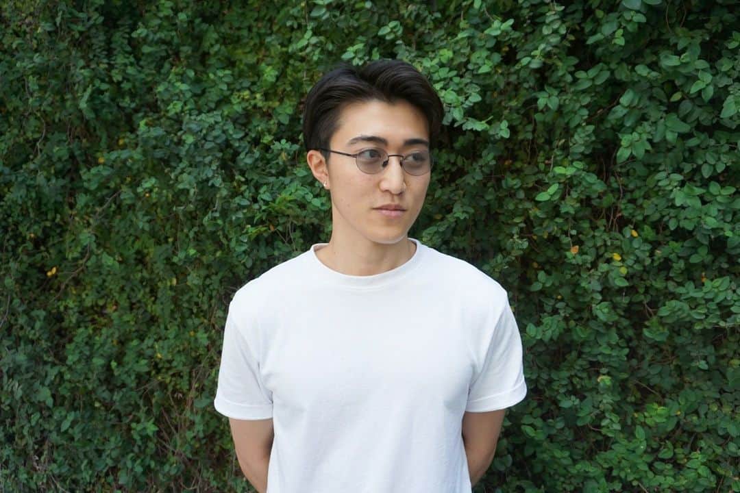 MYKITA SHOP TOKYOのインスタグラム：「【限定生産モデル“NAOKO Nearlyblack/Softgreysolid”着用画像】    いつもご覧いただきありがとうございます。 本日は先日発売された限定生産モデル"NAOKO Nearlyblack/Softgreysolid"の着用画像を2パターンご紹介いたします。   LESSRIM CollectionのNAOKOは元々、眼鏡で発売したモデルでした。 限定生産モデルではカラーレンズで発売いたしましたが、レンズカラーをクリアに変更し眼鏡としてお掛けいただくのもおすすめしております。 画像ではサングラスパターン・眼鏡パターンを同じスタッフが着用、眼鏡はノーズパッドを透明に変更し、同じモデルでも印象が大きく変わるのも魅力的です。 店頭ではノーズパッドを変更したり、レンズをお外しすることも可能でございます、いつでもスタッフまでお申し付けくださいませ。  Limited production model "NAOKO Nearlyblack/Softgreysolid" wearing image].    Thank you for your continued interest in our products. Today, we would like to show you two wearing images of the limited production model "NAOKO Nearlyblack/Softgreysolid" that was recently released.   NAOKO of LESSRIM Collection was originally released as eyeglasses. The limited production model was released with colored lenses, but we recommend changing the lens color to clear and wearing it as eyeglasses. In the image, the same staff wears the same sunglasses and glasses pattern, and the nose pads of the glasses are changed to transparent, which gives a very different impression from the same model. We can change the nose pads or remove the lenses at the store, so please ask our staff anytime.  #mykita  #mykitalessrim  #eyewear  #sunglasses  #マイキータ  #メガネ  #サングラス」
