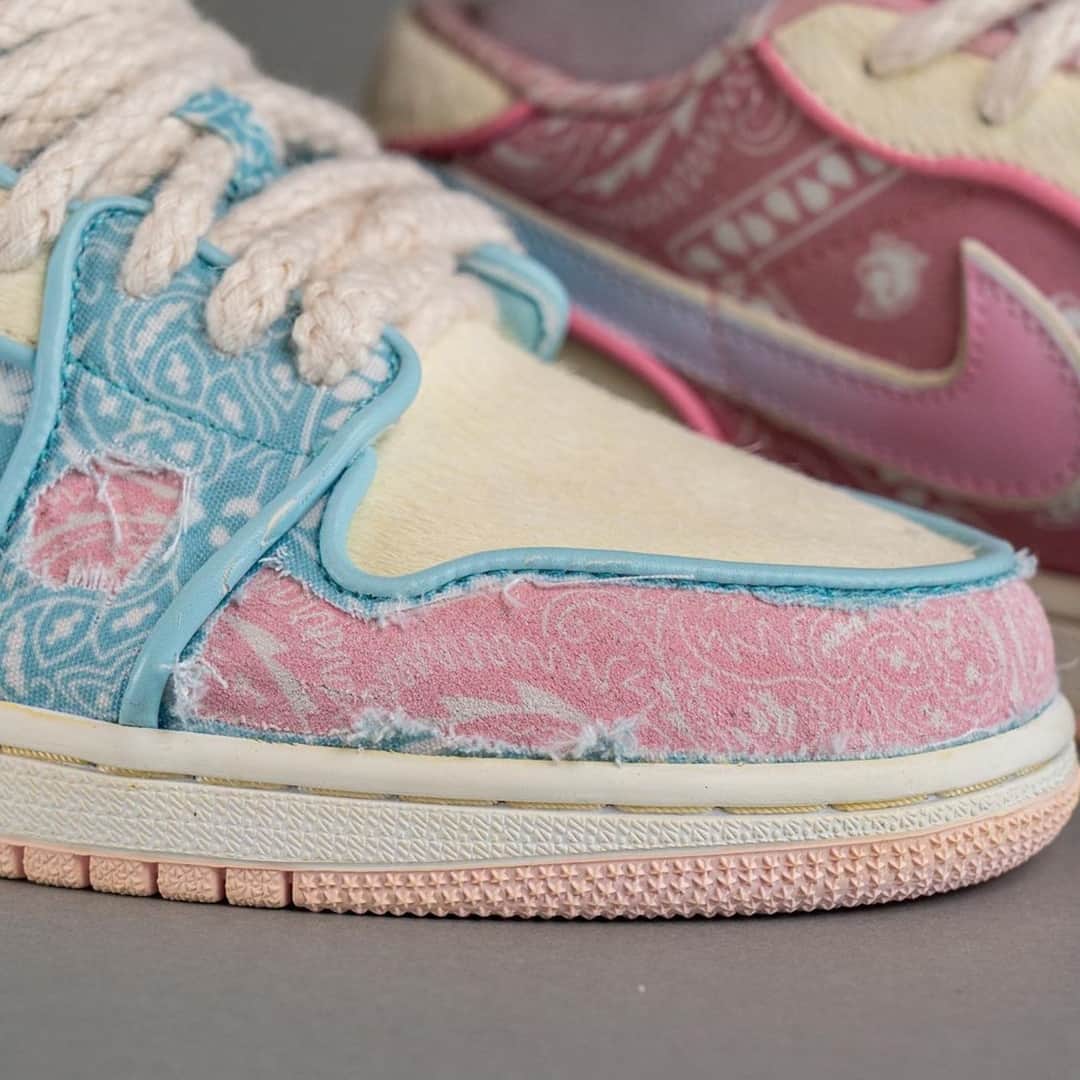 HYPEBEASTさんのインスタグラム写真 - (HYPEBEASTInstagram)「@hypebeastkicks: @yankeekicks & @johnnyskicks_ have just presented their latest custom take on the Air Jordan 1 Low. Titled "Miami Beach 2.0," the pair features tearaway uppers in paisley print, revealing color-blocked panels in blue and pink hues. Additional details include co-branding on the tongue tags as well as on the rear heel tabs. Tying together the vibrant design are rope laces, which match the sail-colored toeboxes.⁠ ⁠ Head over to their pages to find out more on how to cop.⁠ Photo: YankeeKicks/Johnnyskicks」5月26日 19時45分 - hypebeast