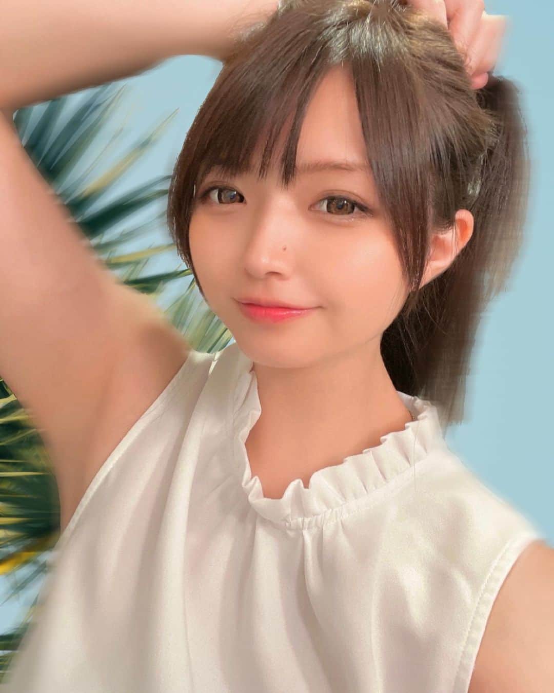 のインスタグラム：「みんなWATER BOMBって 知ってる！？ 韓国では即日チケット完売らしい！ （少しだけPRさせてね💕︎）  🌴新感覚の夏フェス WATER BOMB JAPANが日本初上陸！  🌴人気のK-POPグループなど 豪華アーティストも多数出演！  🌴7月に東京、大阪、名古屋の3会場で開催！  🌴大量の水しぶきの中アーティストと 観客が水鉄砲で撃ち合うフェス！  🌴Qoo10でチケット発売中！  #waterbombjapan #waterbomb  #ウォーターボムジャパン  #ウォーターボム #夏フェス #フェス  #かわうそちゃん #かわうそ  #カワウソ #かわうそ家族  #pr」