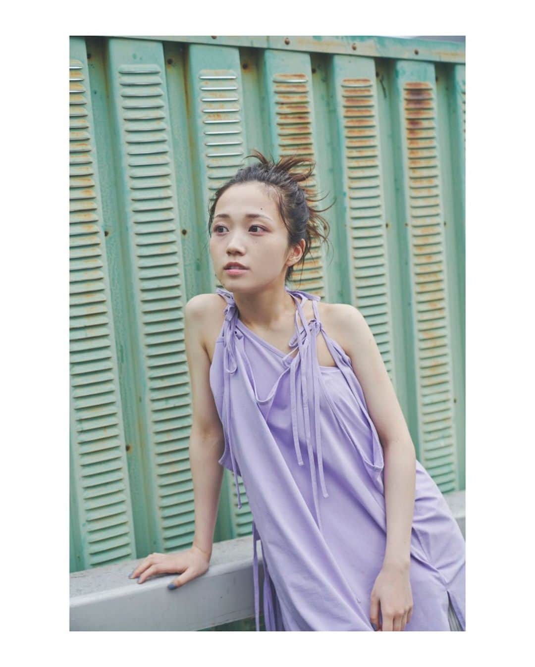 秋谷百音さんのインスタグラム写真 - (秋谷百音Instagram)「. 3連投続行中です  ヘアメイクもお洋服も 普段とはちがうのが楽しくて 印象操作🤭🤭  📷 @ginjiro___  💄 @fharaon_ryo  👗 @maruko_maki   #作品撮り #写真 #photo #portraitphotography #portrait #ポートレート #photography #photooftheday #goodvibes #👍 #キャミ #お団子ヘア #instagood #happy #☁️ #ウィンク #😉」5月26日 20時00分 - lespros_mone