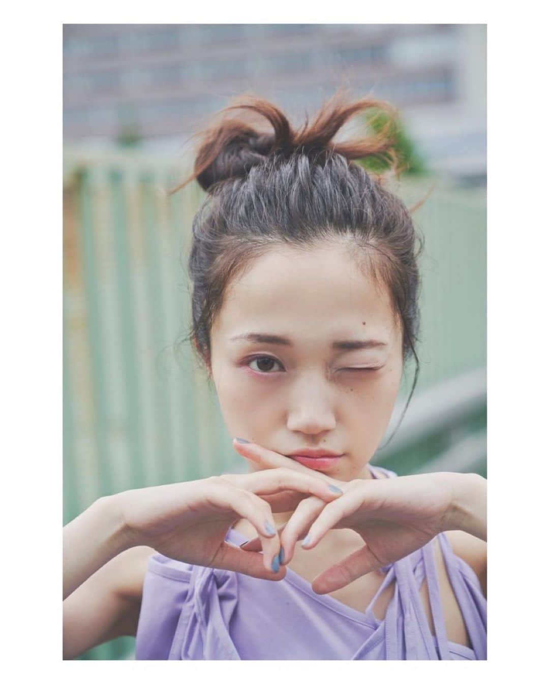 秋谷百音さんのインスタグラム写真 - (秋谷百音Instagram)「. 3連投続行中です  ヘアメイクもお洋服も 普段とはちがうのが楽しくて 印象操作🤭🤭  📷 @ginjiro___  💄 @fharaon_ryo  👗 @maruko_maki   #作品撮り #写真 #photo #portraitphotography #portrait #ポートレート #photography #photooftheday #goodvibes #👍 #キャミ #お団子ヘア #instagood #happy #☁️ #ウィンク #😉」5月26日 20時00分 - lespros_mone