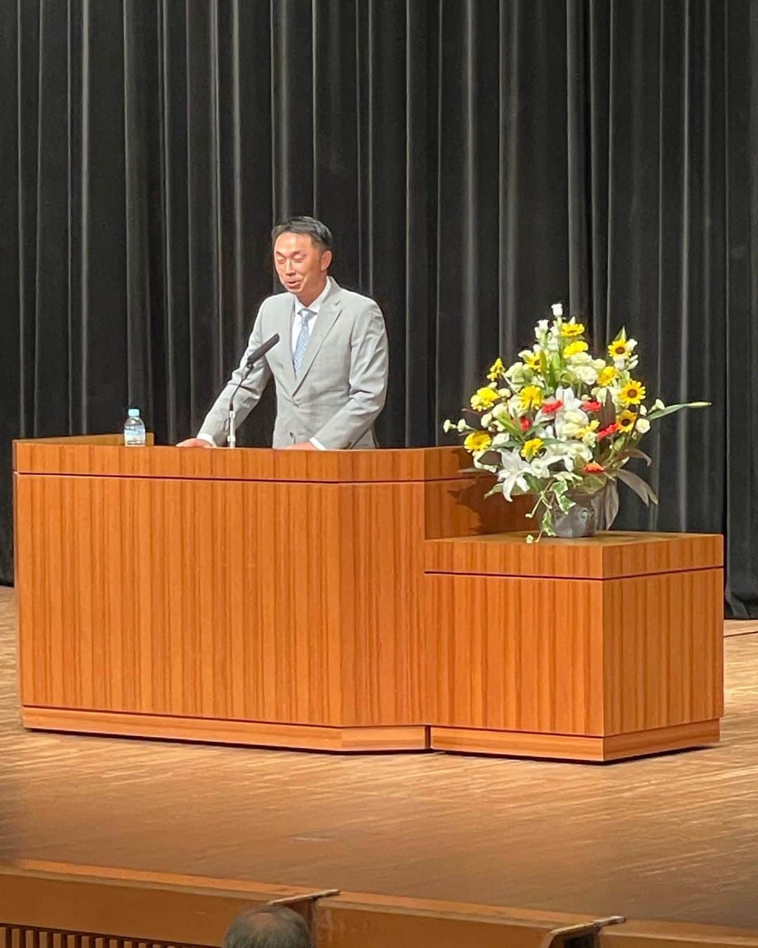 宮本慎也さんのインスタグラム写真 - (宮本慎也Instagram)「本日は関東甲信越静市町教育委員会連合会での講演。 久しぶりの対面講演で緊張しました。お世話になった皆様 ありがとうございました。」5月26日 20時01分 - shinya_miyamoto1105