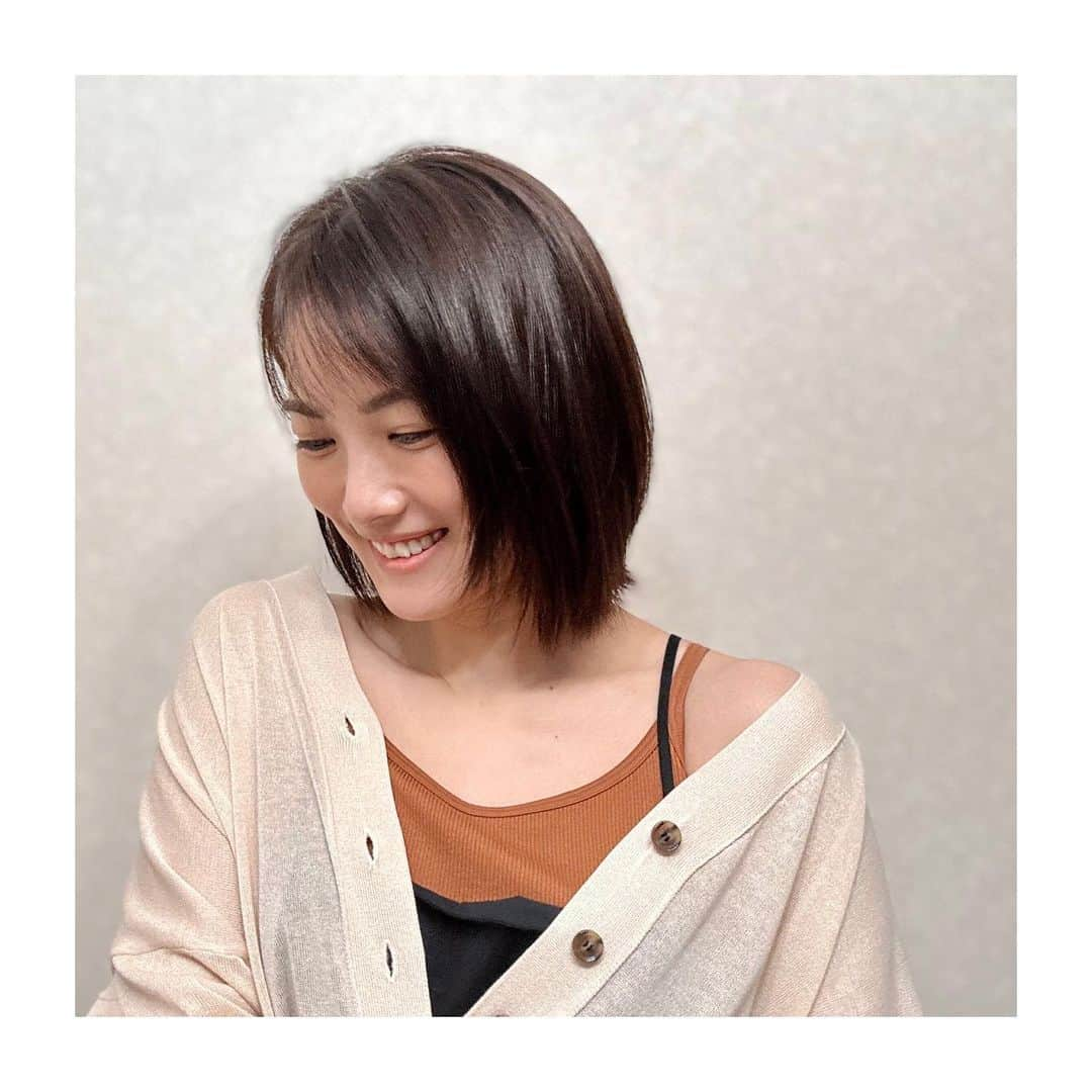 古川美有のインスタグラム：「💇‍♀️#アトリエマキタ  根元のリタッチと、毛先ととのえてもらって。 りんご幹細胞+水素の、よくわからないのだけど髪にいい施術をしてもらい、とにかく髪質が最高潮なこのごろです。 髪の長さは、あまり変えてないですがこんな感じ。業務連絡です。笑 #ateliermakita  @mackydesu」