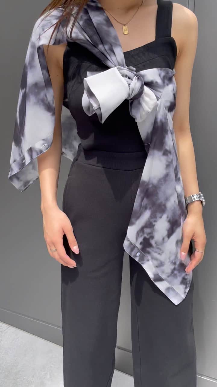 ENVYMのインスタグラム：「【𝙍𝙚 𝙨𝙩𝙤𝙘𝙠🫧】 ⁡ ⁡ ◾︎カラーシアーSH color / MIX,BLACK,WHITE ⁡ 羽織はもちろん、たすき掛けや肩かけなど コーデのアクセントに合わせるのもおすすめ✨ ⁡ ゆるっとしたサイズ感、とろみのある素材感で とても着心地の良いシアーシャツ。 ⁡ ⁡ ——————————— ⁡ ⁡ #envym #2023ss #summer」