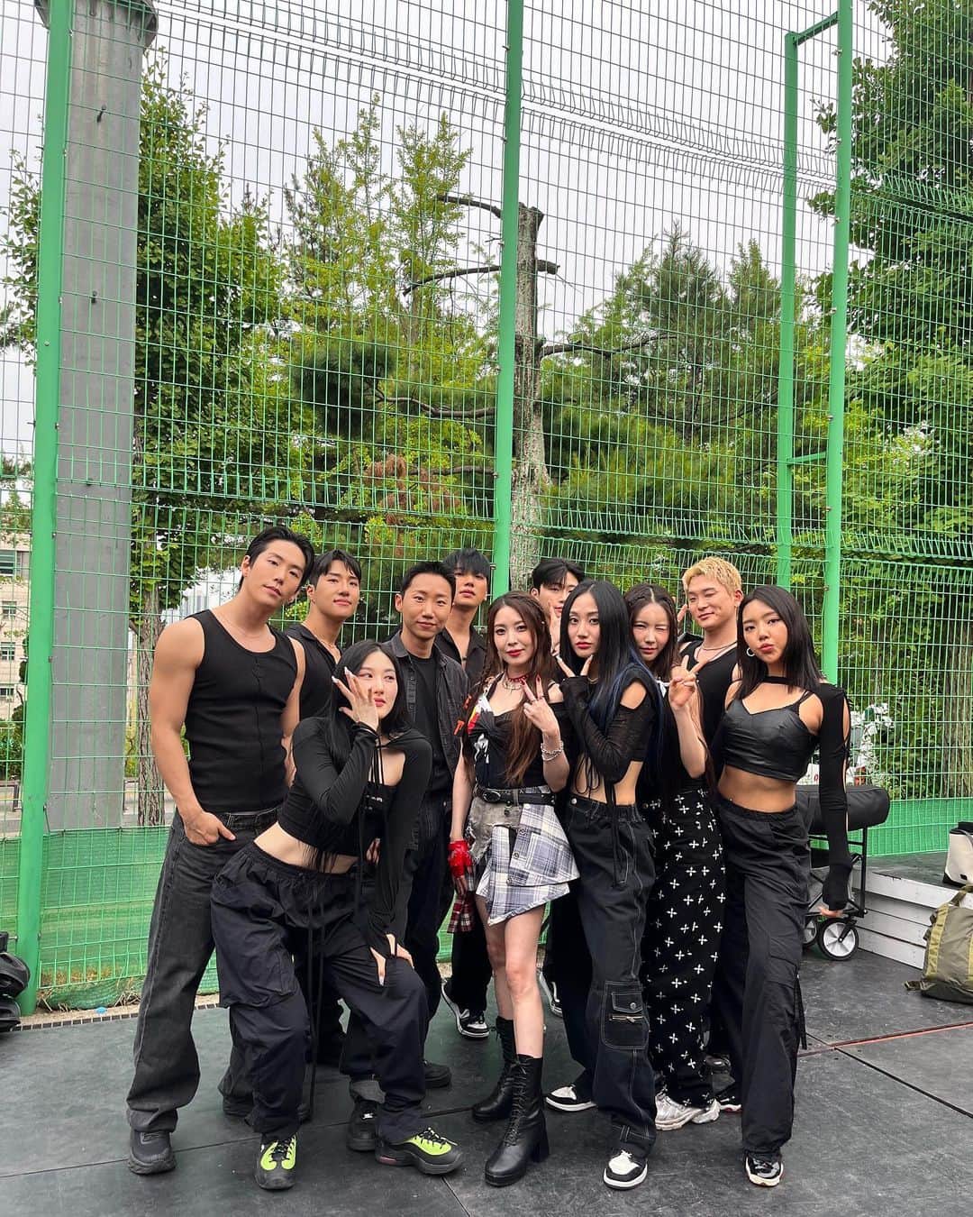 BoAのインスタグラム：「고대축제!! 오랜만에 즐거웠다~ 젊은기운 많이 받고 갑니다!!!👍」