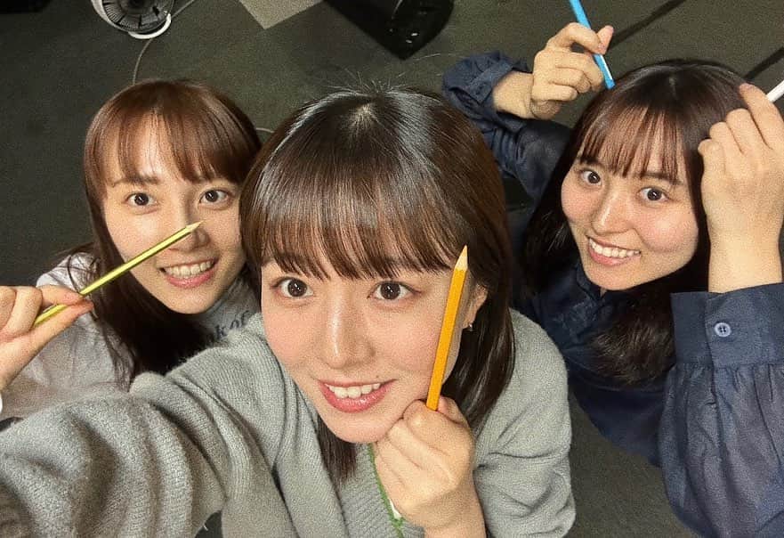 杉岡泉美のインスタグラム：「念願の10円パン✨ リハ休憩中にみんなで食べました😋 もう少しでライブ！楽しみです😳」