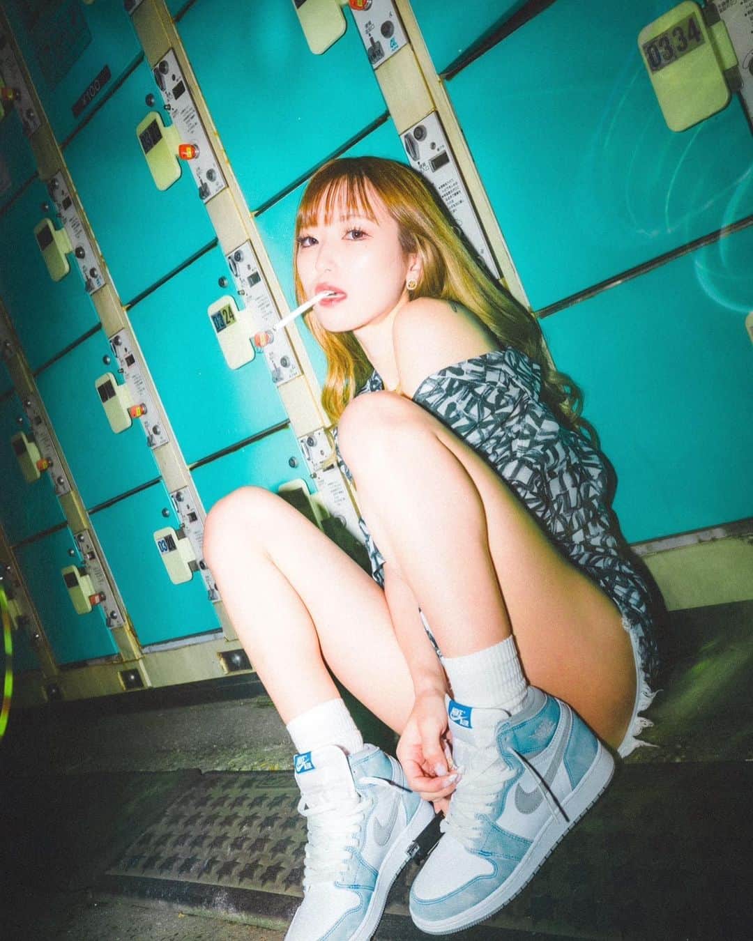 ゆらさんのインスタグラム写真 - (ゆらInstagram)「🤍🚬  photo by @zoigraph   #ストリート撮影 #ポートレートモデル #撮影 #スニーカー女子 #hyperroyal #portrait #me」5月26日 20時28分 - honoka__0613