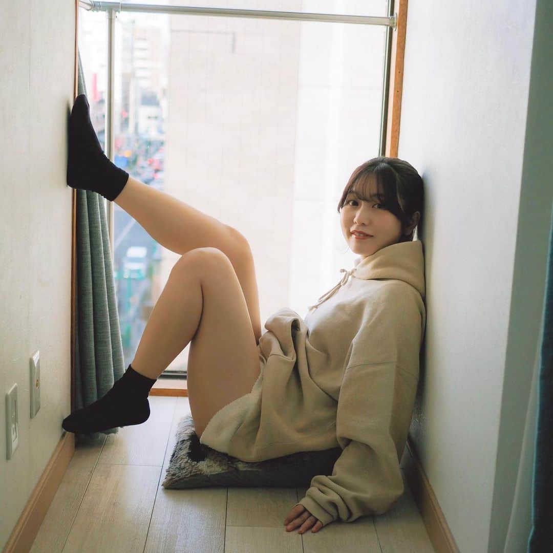 のインスタグラム：「⁡ ⁡ ゆるっとパーカー  華金お疲れ様！みんな1週間よく頑張りました💮 ⁡ ⁡ #portrait」