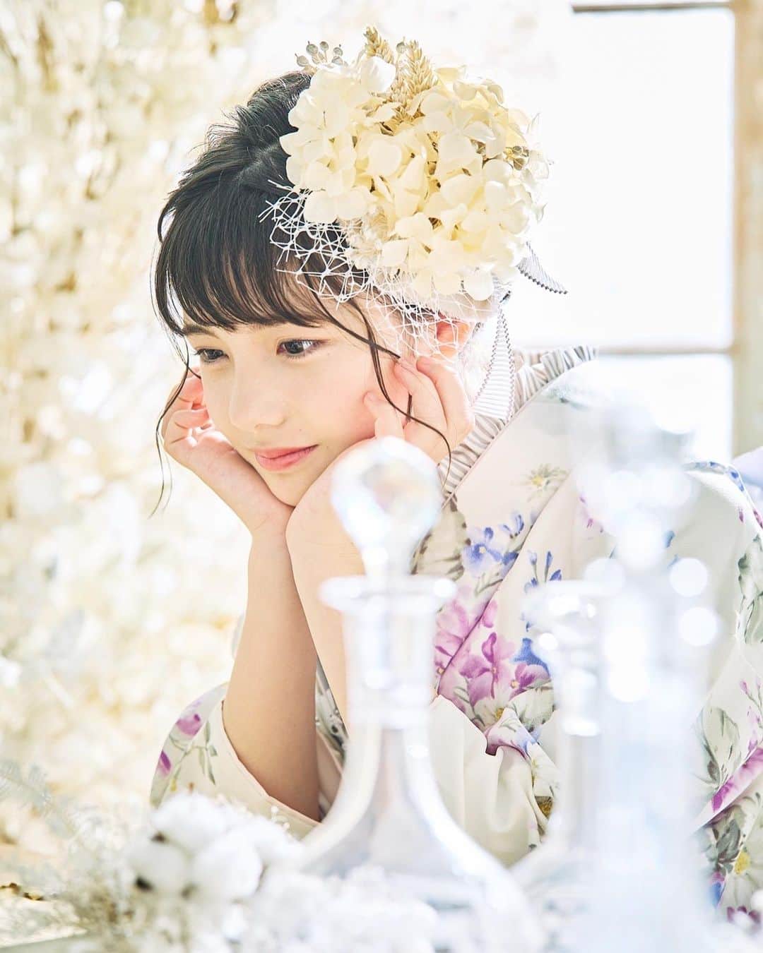 松尾そのまさんのインスタグラム写真 - (松尾そのまInstagram)「13歳になりました♡  いぇーい！  いつもいいね、コメント ありがとうございます♪ 新しくフォローして下さった方も ありがとうございます♪  これからも出会いを大切に そのまといたら楽しいわぁ そのまも頑張ってるから 私もがんばってみよーとか 思ってもらえるように 自分なりに楽しみながら 色々と経験したり挑戦したり 自分磨きもしていきたいと　 思います♡  家族はもちろん 友達や学校・習い事の先生、 マネージャーさんや事務所の方々、 スタッフさんや沢山の方々に 支えられていることに感謝です。 改めてありがとうございます♡  13歳も よろしくお願いします♡  松尾そのま  #誕生日 #ありがとう  #松尾そのま #13 #中1  #中学生 #avex  #avexmanagement #エイベックス  #子役 #キッズモデル #インスタキッズ #kidsmodel  #ジュニアモデル #てれび戦士 #天才てれびくん #天てれ #30周年 #nhk #eテレ #見逃し配信 #nhkプラス #535  #自分らしく #楽しく #笑顔  #がんばります　#感謝 #和装 #着物   Photo : @weekendstudio2017」5月26日 20時36分 - sonopy526