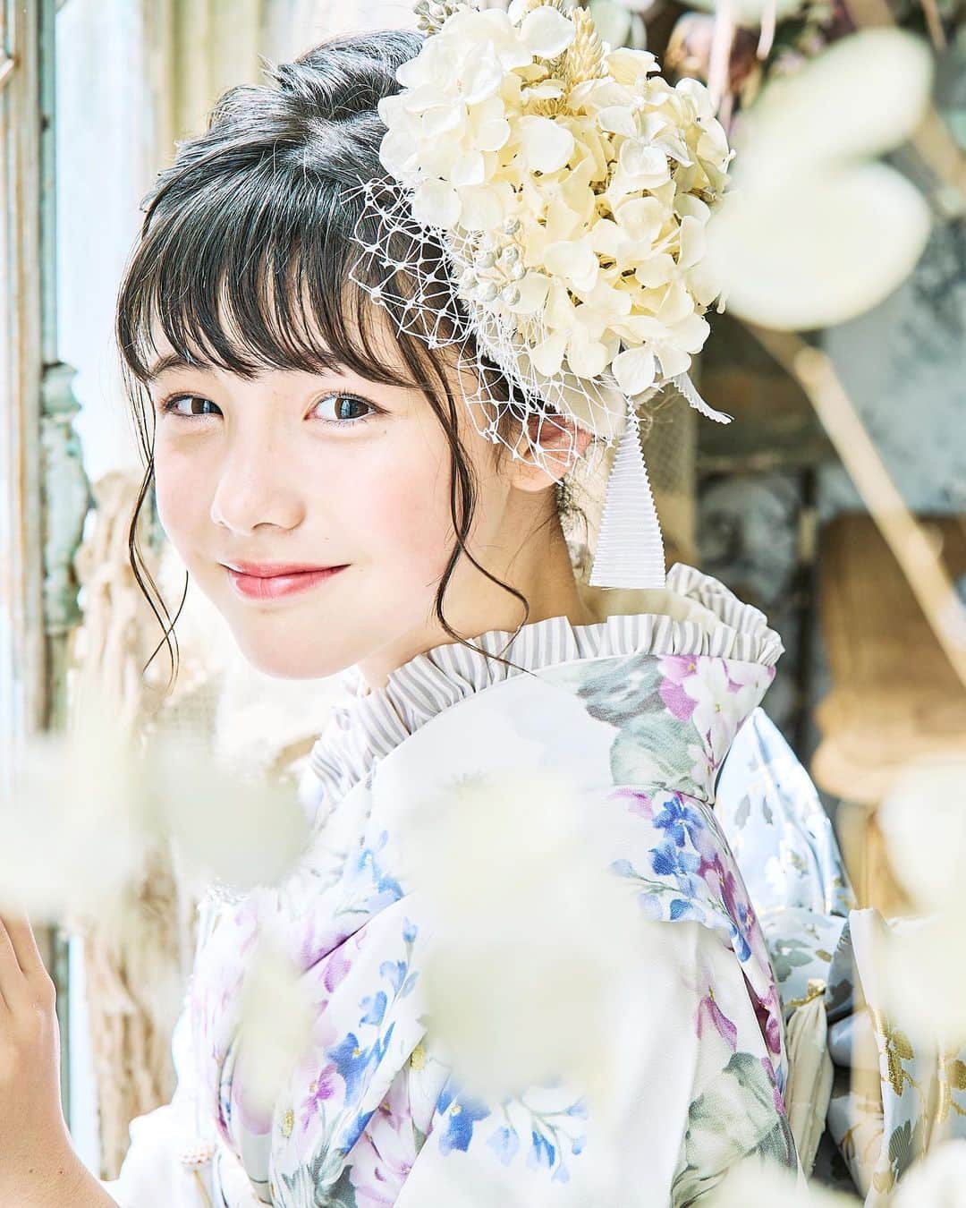 松尾そのまさんのインスタグラム写真 - (松尾そのまInstagram)「13歳になりました♡  いぇーい！  いつもいいね、コメント ありがとうございます♪ 新しくフォローして下さった方も ありがとうございます♪  これからも出会いを大切に そのまといたら楽しいわぁ そのまも頑張ってるから 私もがんばってみよーとか 思ってもらえるように 自分なりに楽しみながら 色々と経験したり挑戦したり 自分磨きもしていきたいと　 思います♡  家族はもちろん 友達や学校・習い事の先生、 マネージャーさんや事務所の方々、 スタッフさんや沢山の方々に 支えられていることに感謝です。 改めてありがとうございます♡  13歳も よろしくお願いします♡  松尾そのま  #誕生日 #ありがとう  #松尾そのま #13 #中1  #中学生 #avex  #avexmanagement #エイベックス  #子役 #キッズモデル #インスタキッズ #kidsmodel  #ジュニアモデル #てれび戦士 #天才てれびくん #天てれ #30周年 #nhk #eテレ #見逃し配信 #nhkプラス #535  #自分らしく #楽しく #笑顔  #がんばります　#感謝 #和装 #着物   Photo : @weekendstudio2017」5月26日 20時36分 - sonopy526