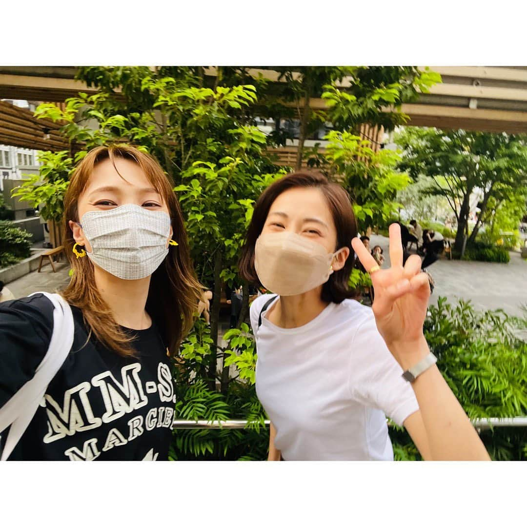 望海風斗さんのインスタグラム写真 - (望海風斗Instagram)「☺︎ #なっちゃん #お友達 ⁡ 先日 同期の#大月さゆ ちゃんと久しぶりに会いました。 なっちゃんは面白い。 なっちゃんは大人。 なっちゃんといるとお財布の紐が堅くなる。 ⁡ 同じような写真だけど 微妙に違うから全部載せとく ⁡ #なっちゃん髪伸びたね #私もだけど」5月26日 20時38分 - nozomifuto_official