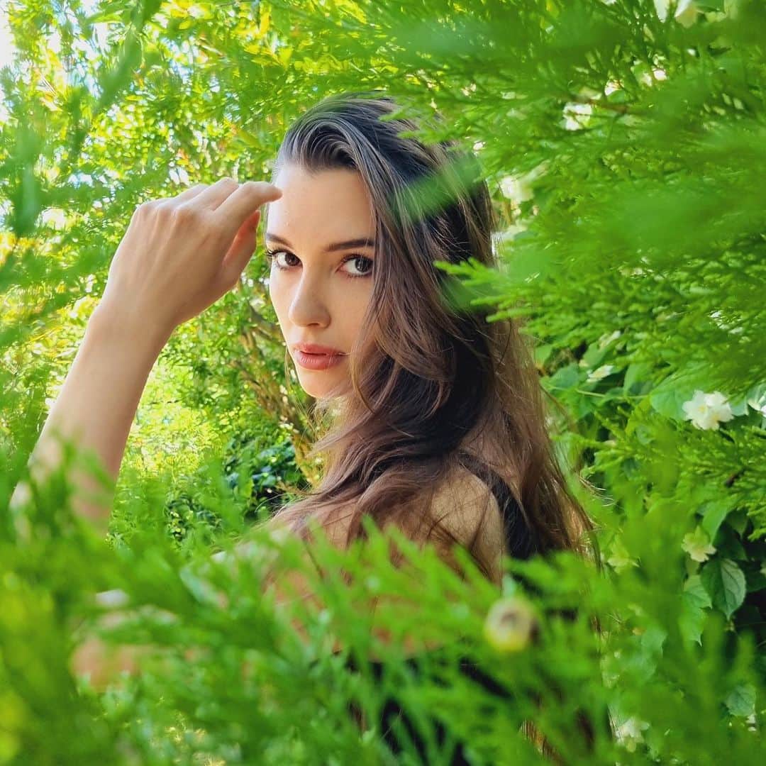Leyla Lydia Turgutluのインスタグラム：「🌺」