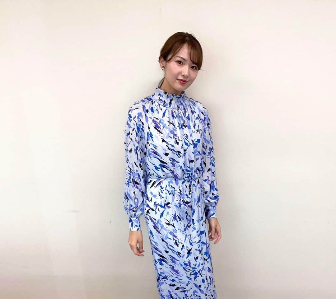 柴田美奈のインスタグラム：「金曜の衣装、ブルー率が高めな気がします🐬」