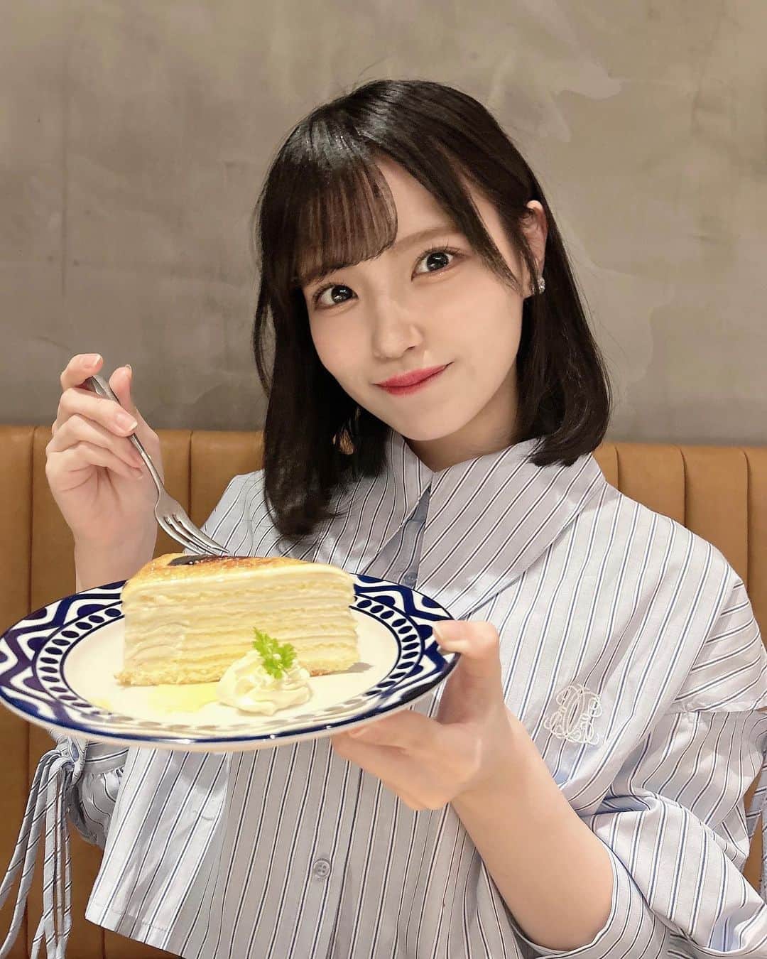 岩田陽菜のインスタグラム：「家族女子会だったので、食後のスイーツは必須でした 🍰🤍」