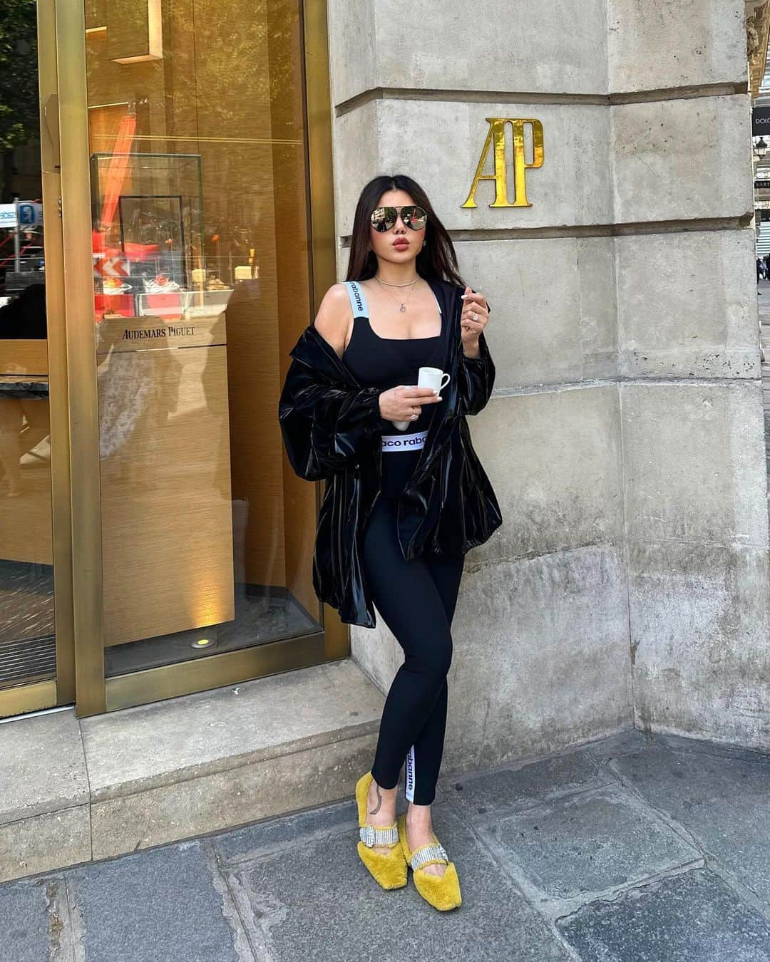 さんのインスタグラム写真 - (Instagram)「Salut 😎 💕💋  #haifawehbe」5月26日 20時52分 - haifawehbe