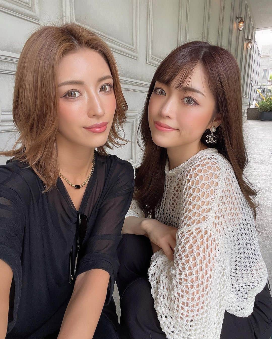 MIWAさんのインスタグラム写真 - (MIWAInstagram)「#selfie  ㅤㅤㅤㅤㅤㅤㅤㅤㅤㅤㅤㅤㅤ ㅤㅤㅤㅤㅤㅤㅤㅤㅤㅤㅤㅤㅤ 今日エクつけちゃったけど ショート自撮りちゃん🌵🌈 少し濃いめのリップ付けた♪ ㅤㅤㅤㅤㅤㅤㅤㅤㅤㅤㅤㅤㅤ最近聞かれるカラコンは #ラヴェール の #ムーンリットベージュ 🥀  クリスティーナで新しい 美容液ゲットしたんだけど 薔薇の匂いもして最高🌹 ㅤㅤㅤㅤㅤㅤㅤㅤㅤㅤㅤㅤㅤ #カラコン#メイクアップ #自撮り#ショートヘア#ヘアアレンジ #ボブアレンジ #ショートヘアアレンジ」5月26日 21時07分 - miwa.matsuhashi