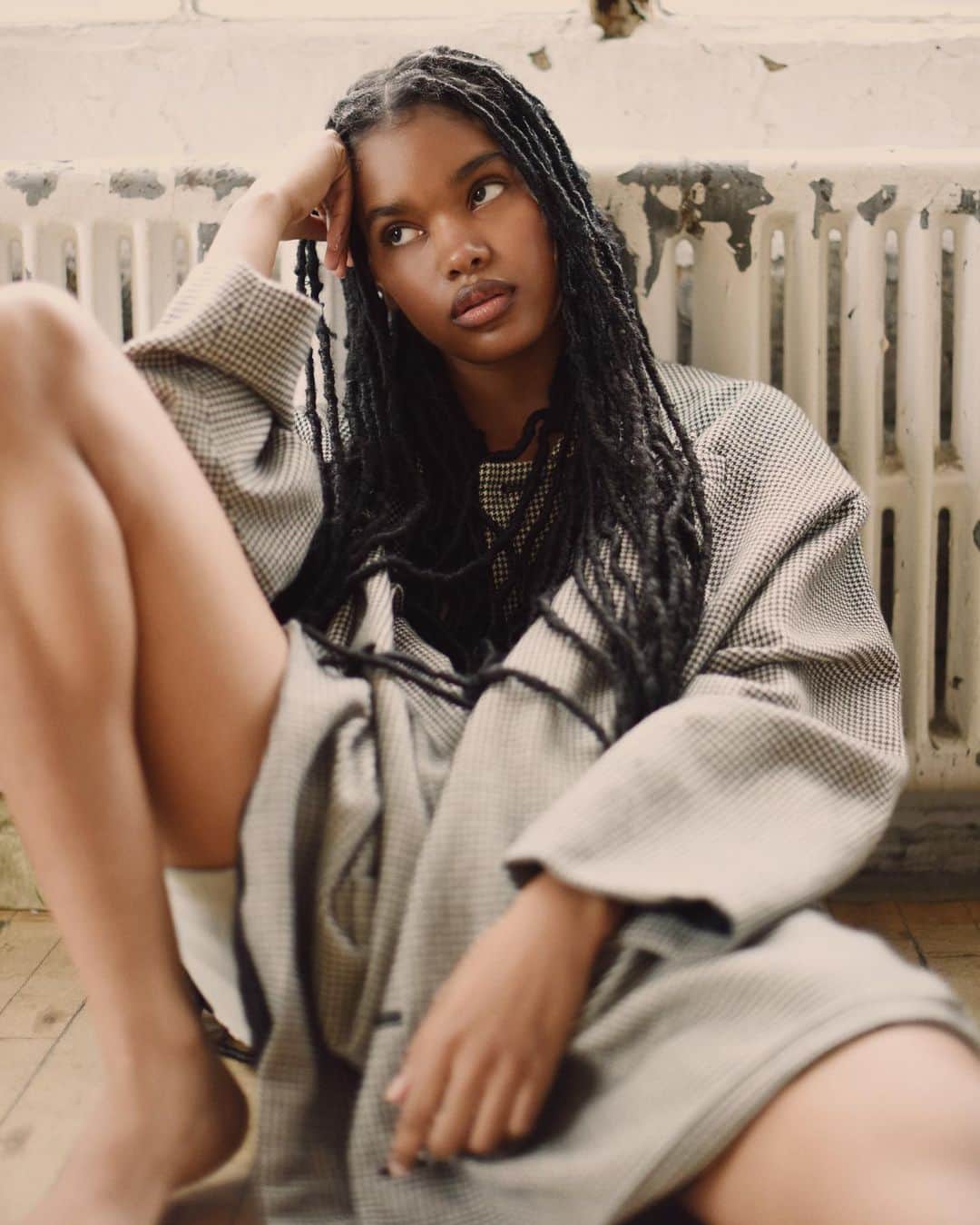 IMG Modelsさんのインスタグラム写真 - (IMG ModelsInstagram)「Soothe Your Soul. ⏯ @theaalyahross stars in our latest #IMGoriginals #editorial shot in #Brooklyn, NY. 📷 @vincentfarone #IMGmodels」5月26日 21時00分 - imgmodels
