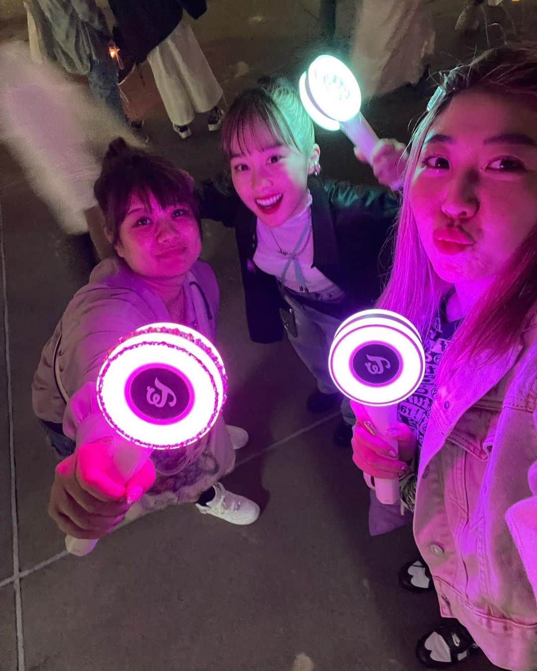 峰麻美のインスタグラム：「🌟🍭🍭🍭🌟  #twice #twice5thworldtour  #mina #sana #momo #misamo #candybong」