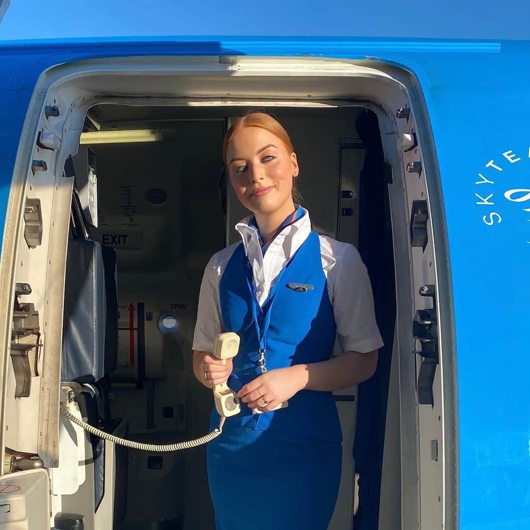 KLMオランダ航空さんのインスタグラム写真 - (KLMオランダ航空Instagram)「It’s World Redhead Day! Did you know red is the rarest hair colour, with only 2% of the world’s population having it? Tag your favourite ginger or redhead who should be celebrated today! 😃🧡 #KLM #WorldRedheadDay #Red #Orange #Ginger #Celebrate #OrangePride #PHBVA」5月26日 21時14分 - klm