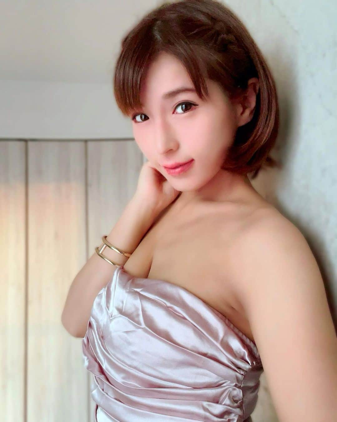 星野ナミのインスタグラム：「編み込みショート🌺  #summer」