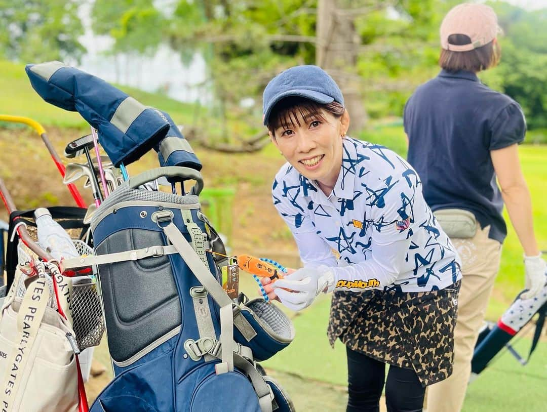 中川真依さんのインスタグラム写真 - (中川真依Instagram)「. 大先輩たちとゴルフ🏌️‍♀️✨ 楽しすぎましたーー😆😆❤︎✨  でも結果は散々、、、、⛳️笑  うまくなりたい🥲⭐︎ #女子アスリート #優しい先輩方  #ゴルフ女子 #女子4人　と豊ノ島さん😂 #楽しい時間  #ご指導ありがとうございました 🙏」5月26日 21時41分 - maimai.47