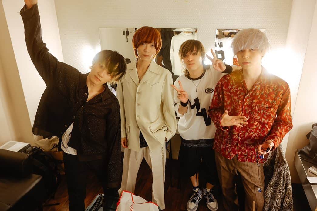 kazuさんのインスタグラム写真 - (kazuInstagram)「渋谷ありがとう！  全バンド久々の対バンで最初から楽しい日でした。  それぞれの最高のロックなライブでした。  Photo by タカハシハンナ @hanna_7221」5月26日 21時44分 - kazu_lcf