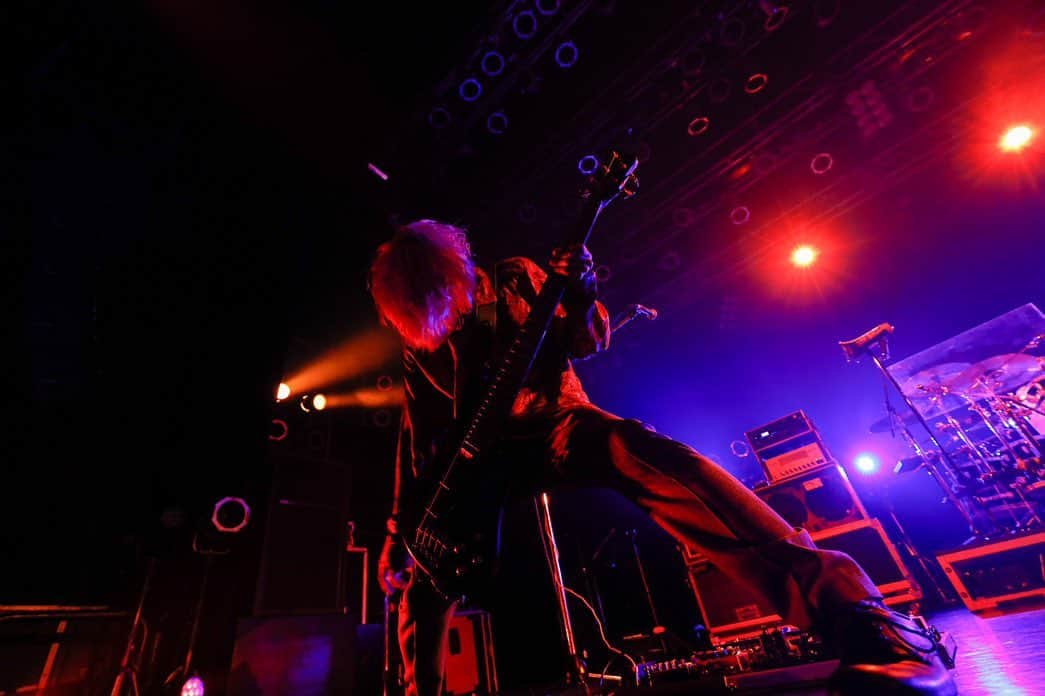 kazuさんのインスタグラム写真 - (kazuInstagram)「渋谷ありがとう！  全バンド久々の対バンで最初から楽しい日でした。  それぞれの最高のロックなライブでした。  Photo by タカハシハンナ @hanna_7221」5月26日 21時44分 - kazu_lcf