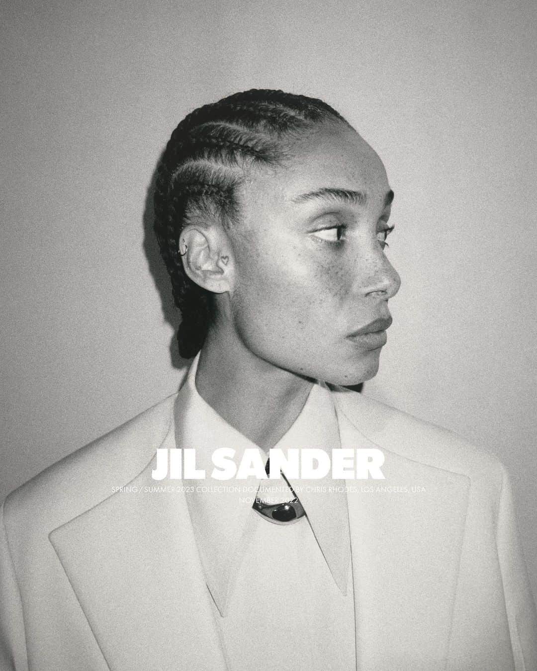 ジルサンダーのインスタグラム：「#JILSANDER  Spring/Summer 2023 campaign documented by Chris Rhodes, Los Angeles, USA November 2022 @chris.rhodes  Now available online and in selected stores #JilSanderbyLucieandLukeMeier」