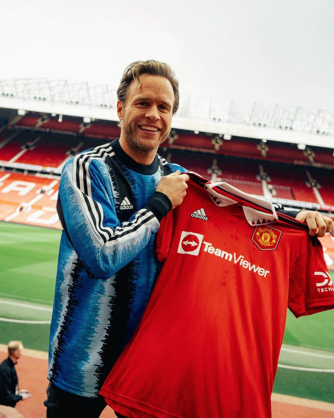 オリー・マーズのインスタグラム：「A special visit to Old Trafford recently 🏟️  Thanks for stopping by, Olly 🤝  #weareunited #mufc #ollymurs #oldtrafford」