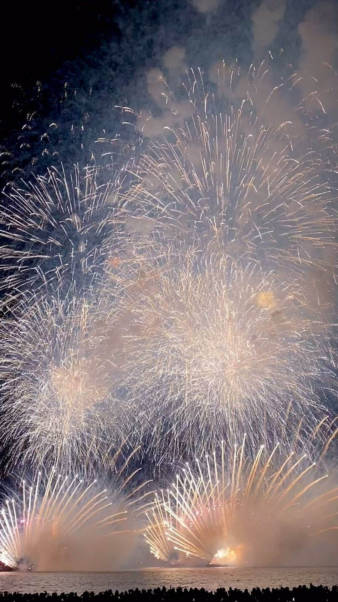 クボタマサヒコのインスタグラム：「夏はじまりました #花火 #fireworks」