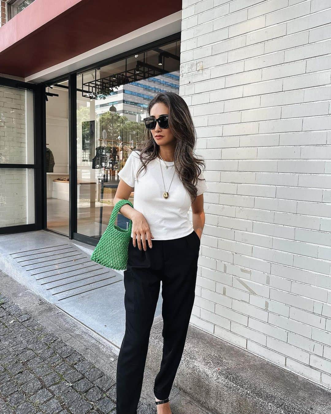 esutoreja_risaribonのインスタグラム：「ストーリーには乗っけてました赤ちゃんのお尻見たく気持ちtシャツ🥴 完売してましたが今日再入荷予約しました😌 .  .  .  . .」