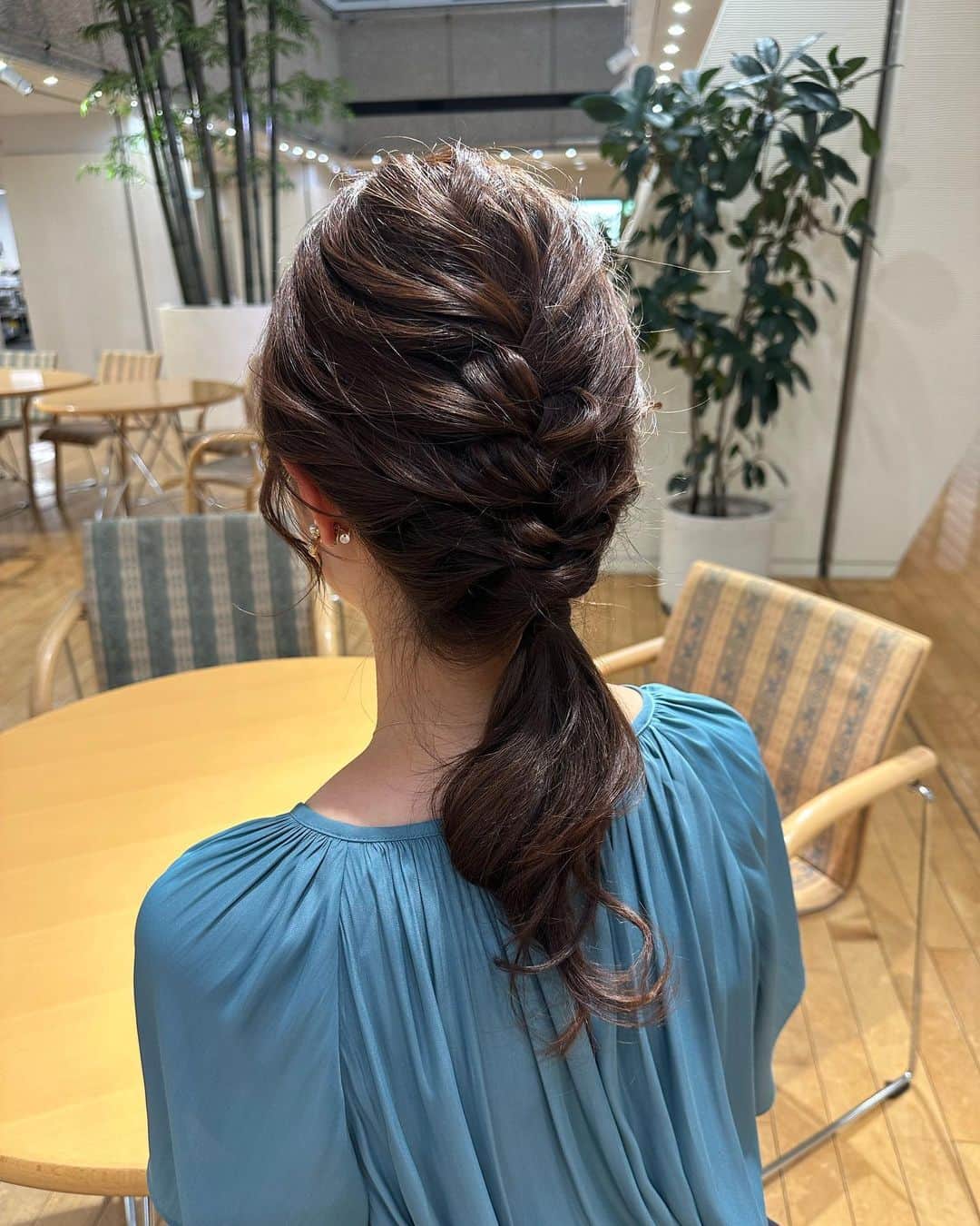 遠野愛のインスタグラム：「編み込み🧶  #ヘアスタイル #ヘアアレンジ #ロングヘア  #ヘアセット いつもありがとうございます♡」