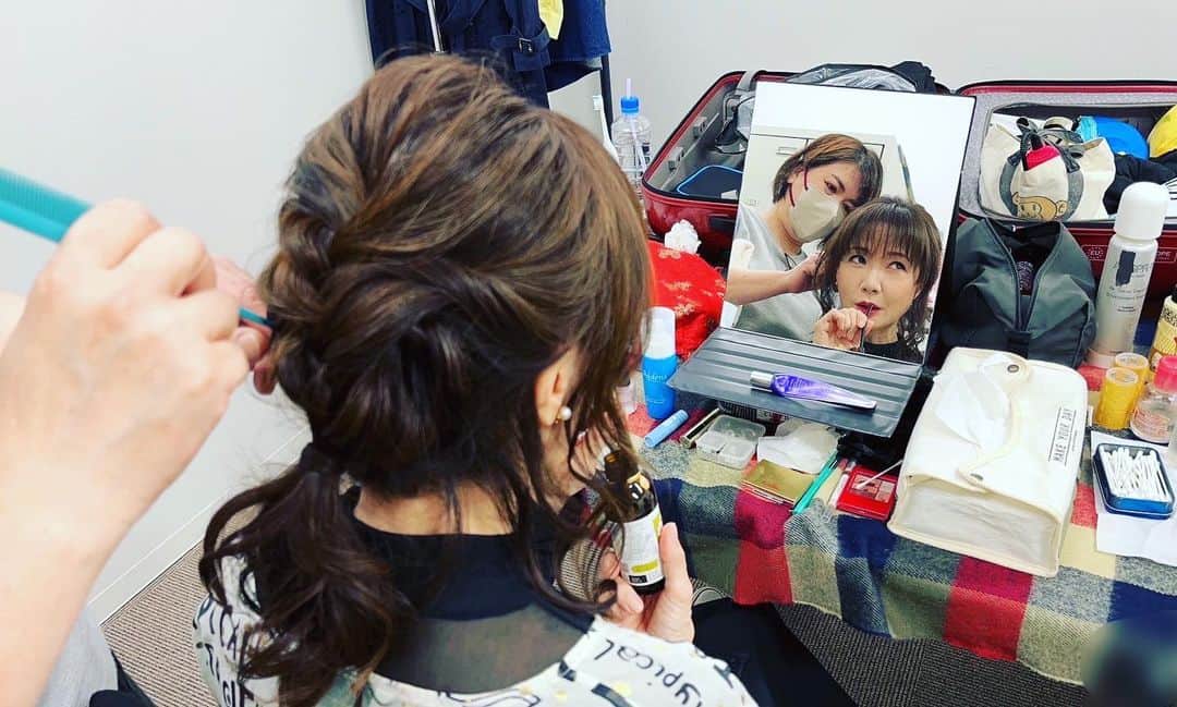 平松愛理のインスタグラム：「⁡ TOKAIケーブルネットワーク『MUSIC PARTY』に歌ゲスト出演🎤✨ ⁡ On Air🔈 6/1～6/30 ⁡ 番組配信局 全国15局 ⁡ 詳細💁‍♀️ https://tocochan.tv/program/musicparty/index.html ⁡ ⁡ ⁡ ⁡ ⁡ #近藤金吾 #湯原麻利絵」