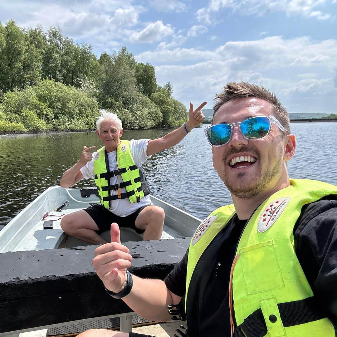 トム・キャセルさんのインスタグラム写真 - (トム・キャセルInstagram)「Who would’ve thought a month ago this guy was going into the operating room for his Prostate Cancer Treatment! And today we’re on a boat, in the sun & having fun! ❤️」5月26日 22時17分 - syndicate