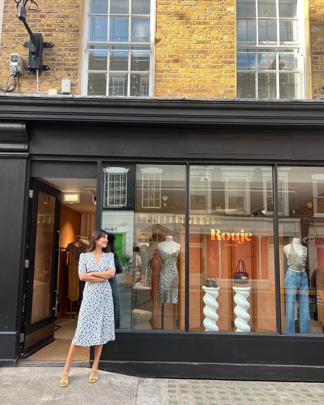 Jeanneさんのインスタグラム写真 - (JeanneInstagram)「48h in London, we finally made it to the UK ! Thank you for your warm welcome ! ❤️❤️❤️  51 South Molton Street, London W1K 5SD」5月26日 22時35分 - jeannedamas