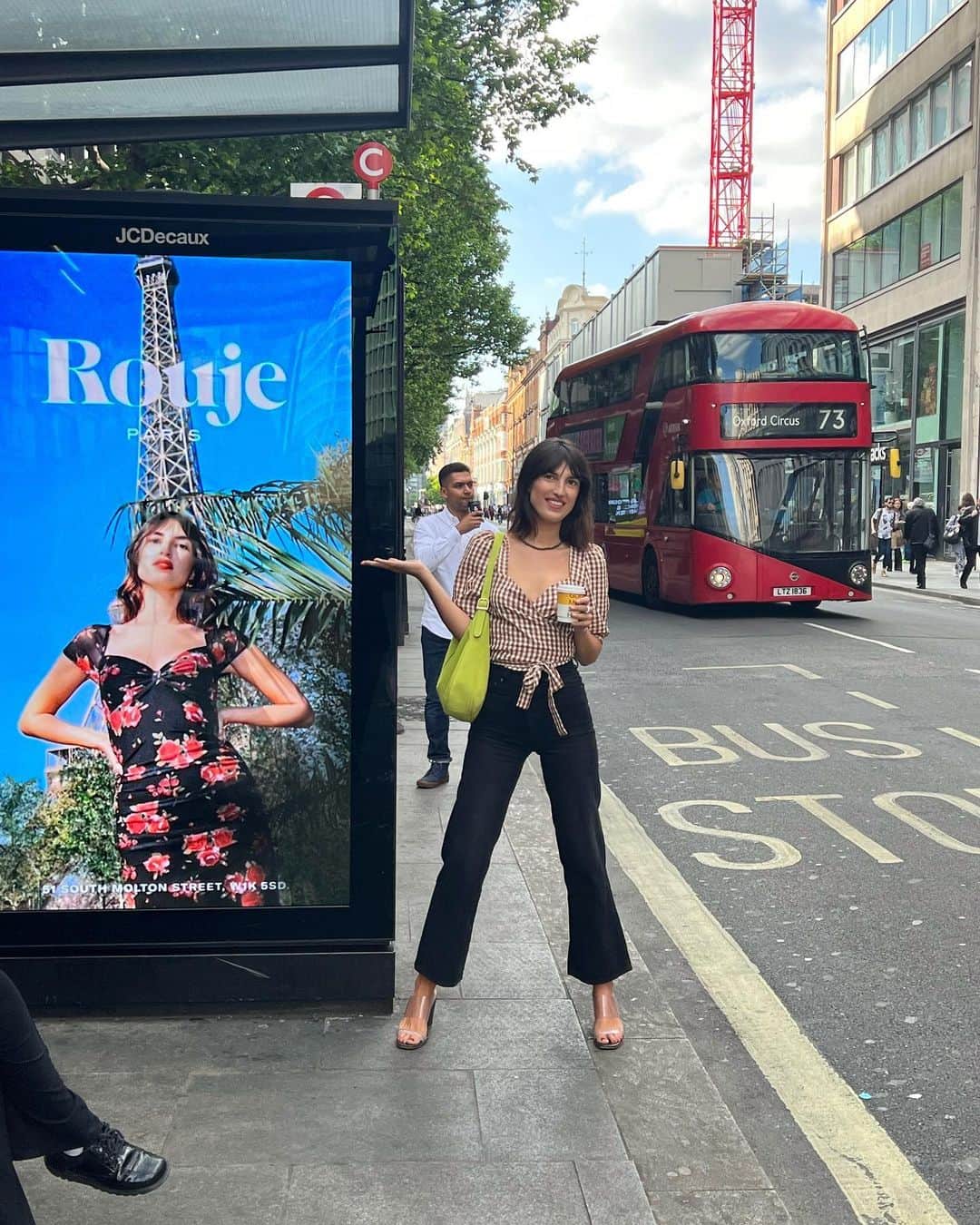 Jeanneのインスタグラム：「48h in London, we finally made it to the UK ! Thank you for your warm welcome ! ❤️❤️❤️  51 South Molton Street, London W1K 5SD」