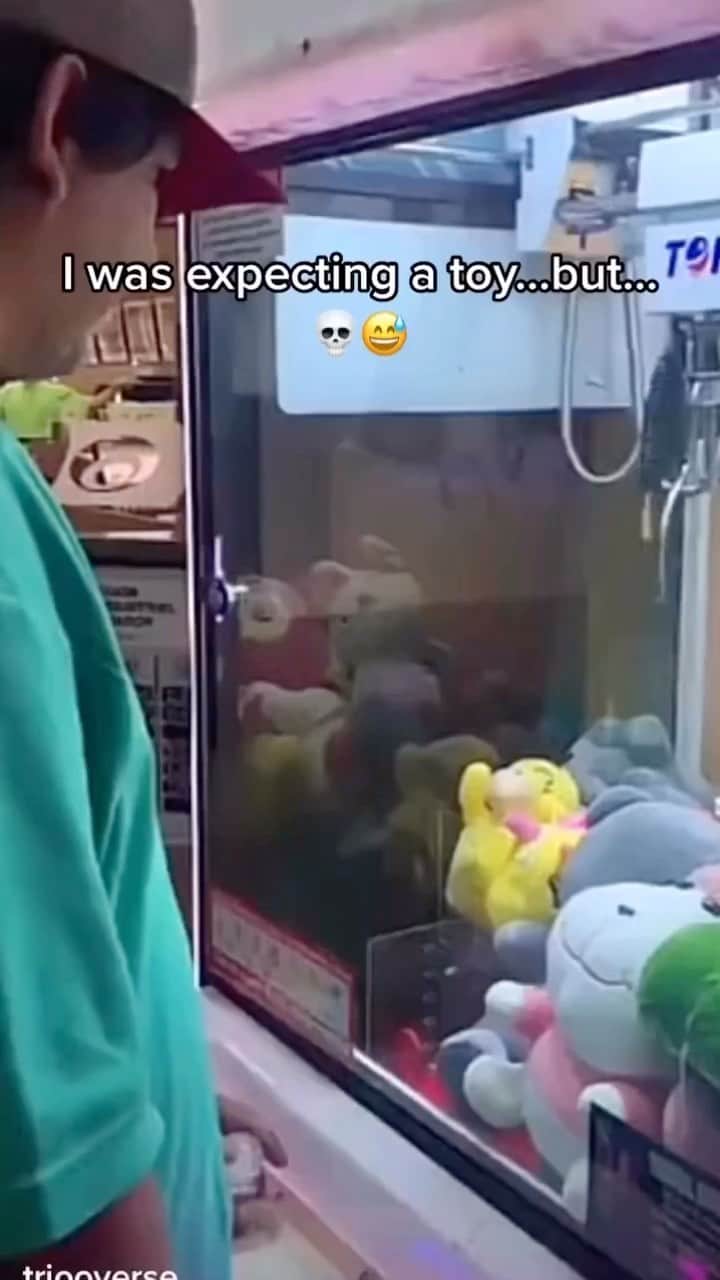 Cute Pets Dogs Catsのインスタグラム：「Would you play? 😂  Credit: dm   For all crediting issues and removals pls DM .  Note: we don’t own this video, all rights go to their respective owners. If owner is not provided, tagged (meaning we couldn’t find who is the owner), pls DM and owner will be tagged shortly after.   #catsofinstagram #catlover #catlovers #gato #catsagram #caturday #cats_of_world #catsofworld #catselfie #catsdaily #catnip #catslove #catsuit #catsworld #catsforlife #catslifestyle #catsplaying #catssleeping #catsworldwide #catvibes #catsinstagram #catrules #catvideooftheday #catphotoshoot #caturdaynight #catventures #catvids」