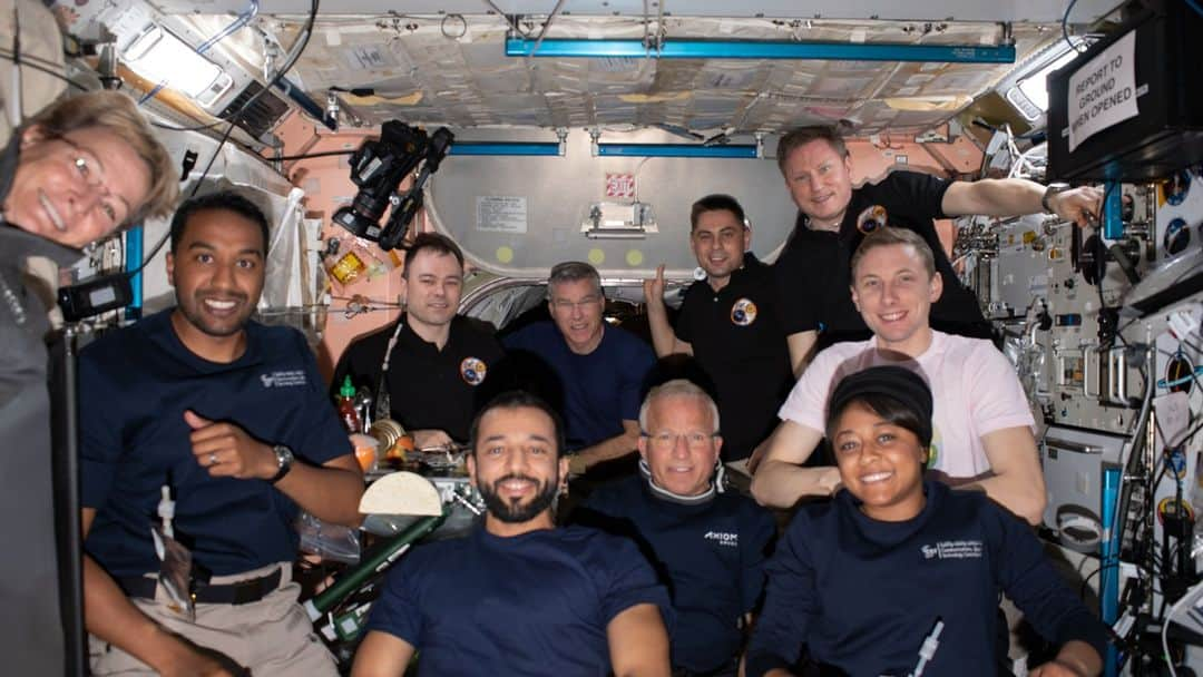 国際宇宙ステーションさんのインスタグラム写真 - (国際宇宙ステーションInstagram)「There’s a full house aboard the station after the Expedition 69 crew members welcomed the Axiom Mission 2 astronauts and a cargo craft delivery earlier this week. Here are some image highlights from the last few days:  Pic 1) Woody Hoburg is pictured inside the seven window cupola photographing Lake Nasser in Egypt as the station orbited 257 miles above.  Pic 2) The SpaceX Dragon Freedom spacecraft with four Ax-2 private astronauts aboard is pictured approaching the station 262 miles above Earth.   Pic 3) The Ax-2 and Exp 69 crew members pose for a portrait together. In the center front row, is Exp 69 crew member and UAE (United Arab Emirates) astronaut Sultan Alneyadi flanked by (from left) Ax-2 crew members Commander Peggy Whitson, Mission Specialist Ali Alqarni, Pilot John Shoffner, and Mission Specialist Rayyanah Barnawi. In the back (from left) are, Exp 69 crew members Roscosmos cosmonaut Dmitri Petelin, NASA astronaut Stephen Bowen, Roscosmos cosmonauts Andrey Fedyaev and Sergey Prokopyev, and NASA astronaut Woody Hoburg.   Pic 4) The uncrewed Progress 84 cargo craft approaches the station carrying three tons of food, fuel, and supplies before docking at 12:19 EDT on May 24, 2023. Credit: NASA TV  #nasa #expedition69 #spacestation #ax2 #spacex #progress #science #UAE #unitedarabemirates #roscosmos #axiom #axiomspace #astronaut」5月26日 22時39分 - iss