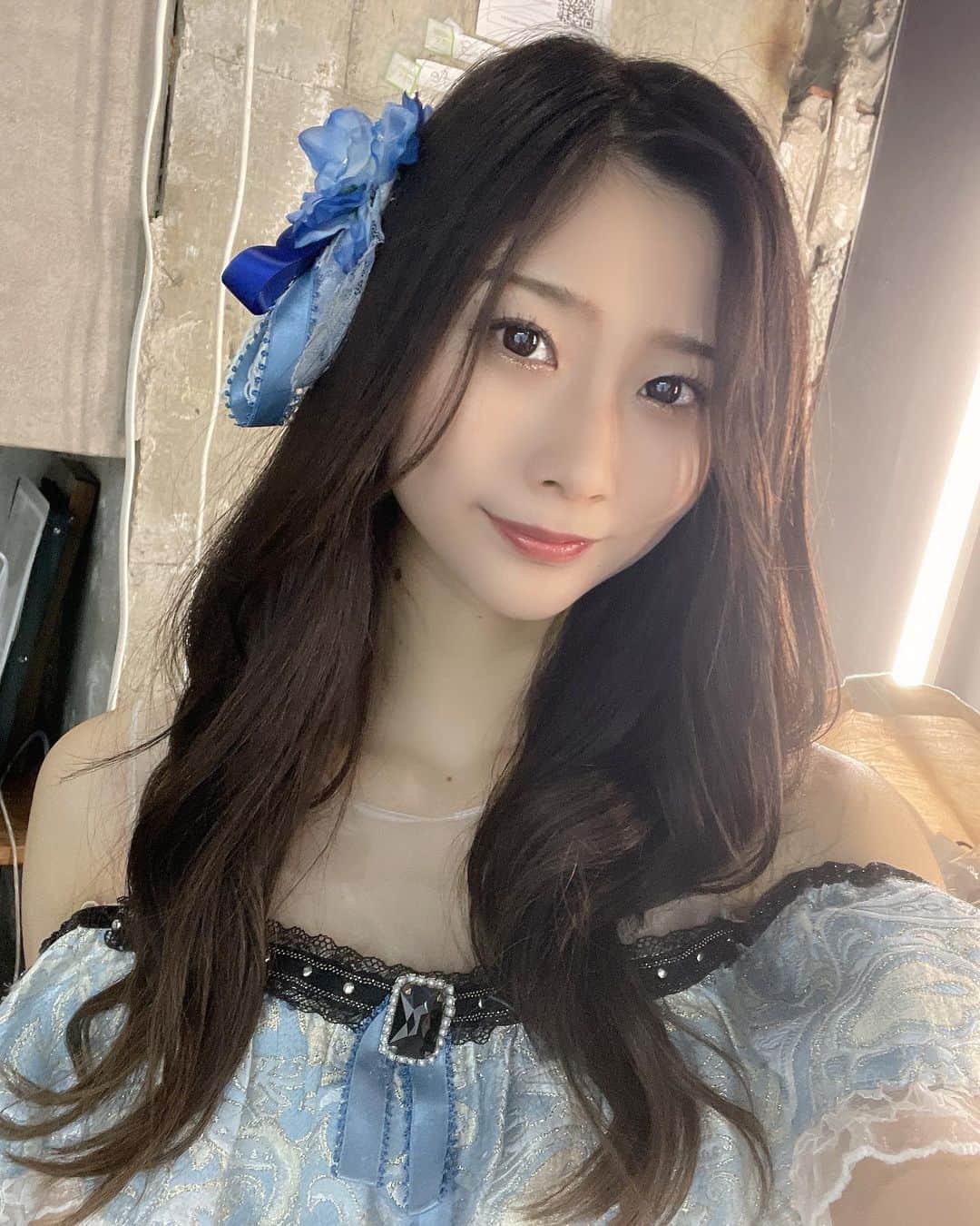 塩野響子のインスタグラム：「⠀ほぼほぼ変化のない４枚( ˘ω˘)ｽﾔｧ…」