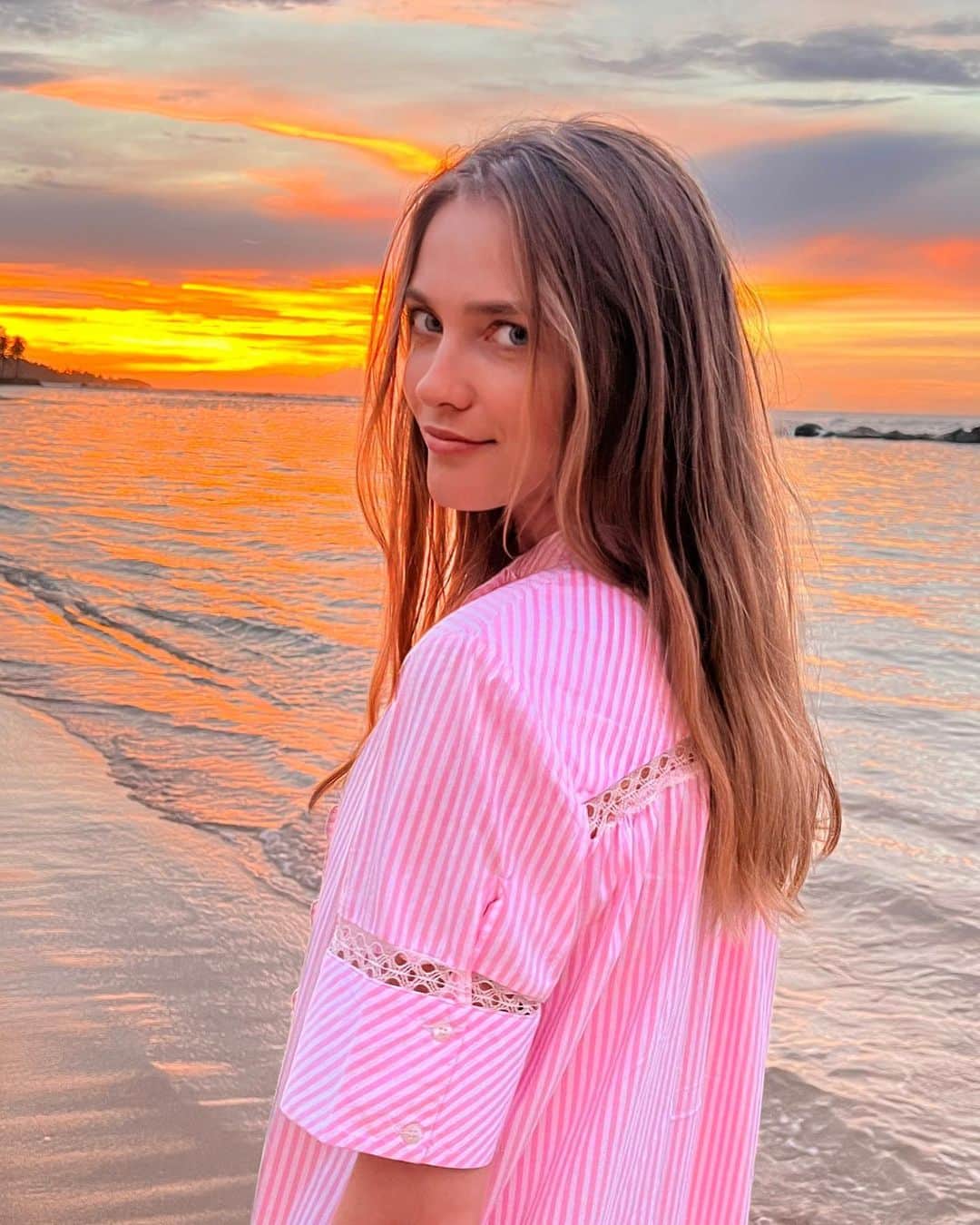 ヴラダ・ロスリャコヴァのインスタグラム：「💗💗💗」