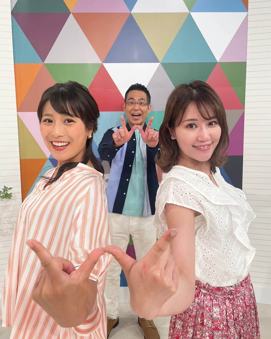 鈴木まりやのインスタグラム：「明日放送の『どさんこWEEKEND』 放送はSTVで午前9:25〜10:25になります🎵  いつもと放送時間が異なるのでご注意くださいませ🎀  今回の週替わり男性アナウンサーさん枠は福永俊介アナウンサーです💚  すかさずちゃめっ気たっぷりの冗談を挟むところにいつもほっこりしますし この日も収録の後どさんこワイドの生放送にも出演されていて体力に驚きです。 帰宅後お家から楽しませていただきました🏠  明日は皆さんも、どさんこWEEKENDをお家で見て応援していただけたらと思います☺️  #福永俊介 #佐々木美波　ちゃん #いつもしっかり者 #努力家 #アスリート女子アナ #新ジャンル @minami_sasaki_stv  #どさんこWEEKEND @dosanko_weekend  #スタッフさん皆んな優しい #優しい人が作る #優しい番組 #暖かい現場 @mariyannu_official  #ポンコツな私  #いつまでも発展途上 #人生は夢だらけ🤗✨」